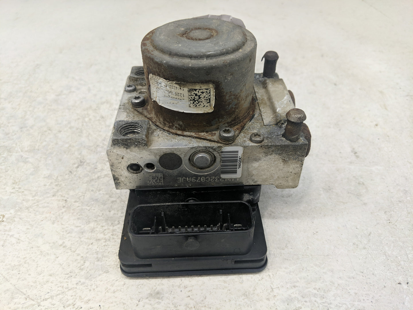 2016 Chevrolet Silverado 1500 ABS Pump Control Module Replacement P/N:23425456 Fits Fits 2017 2018 OEM Used Auto Parts - Oem