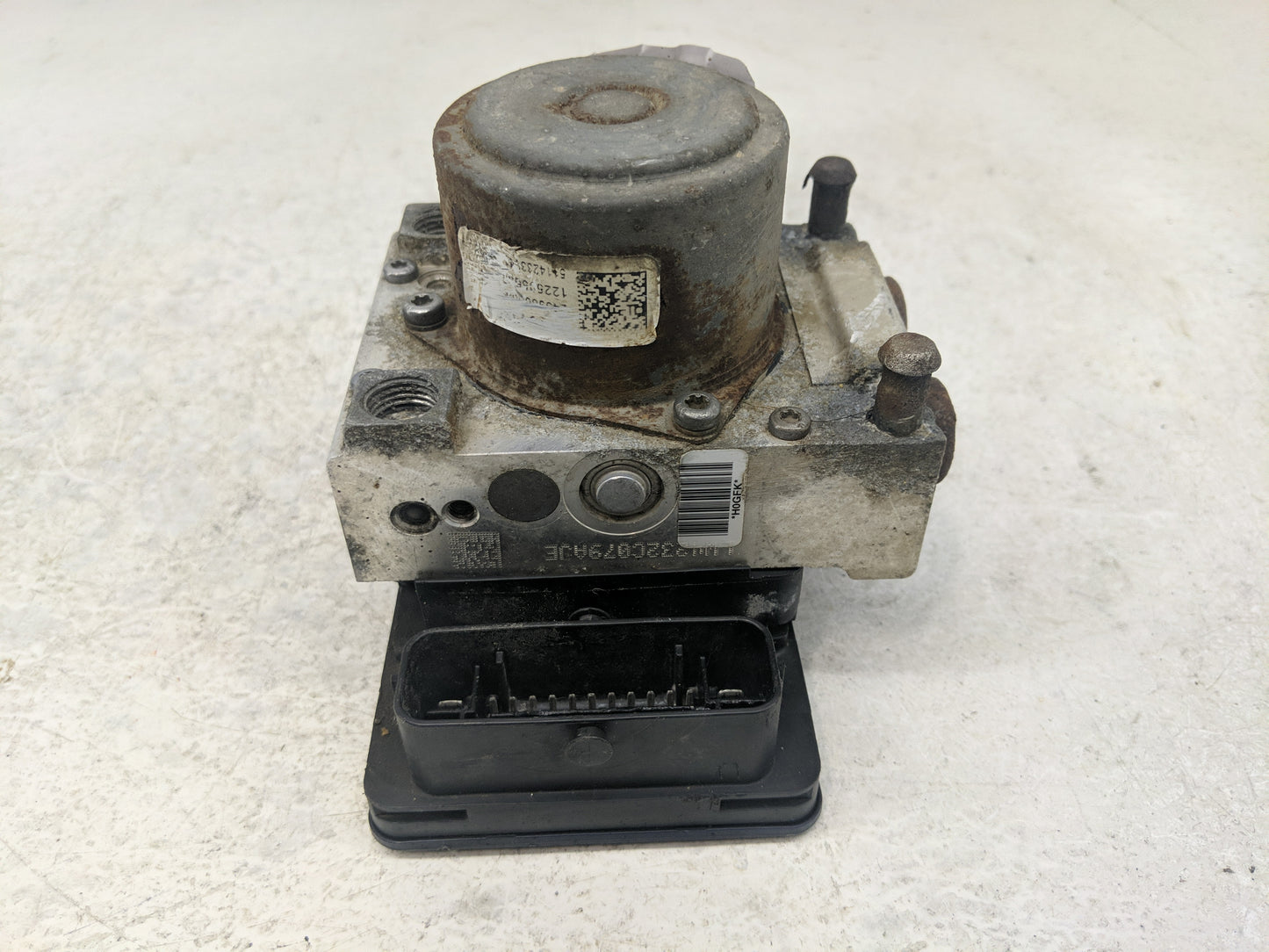 2016 Chevrolet Silverado 1500 ABS Pump Control Module Replacement P/N:23425456 Fits Fits 2017 2018 OEM Used Auto Parts - Oem