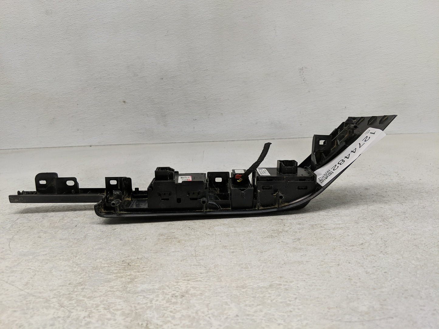 2014-2018 Chevrolet Silverado 1500 Master Power Window Switch Replacement Driver Side Left P/N:5310 001722 23154700 Fits OEM