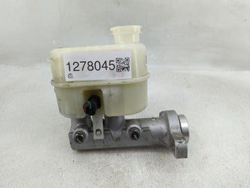 2014-2019 Chevrolet Silverado 1500 Brake Master Cylinder - Oemusedautoparts1.com