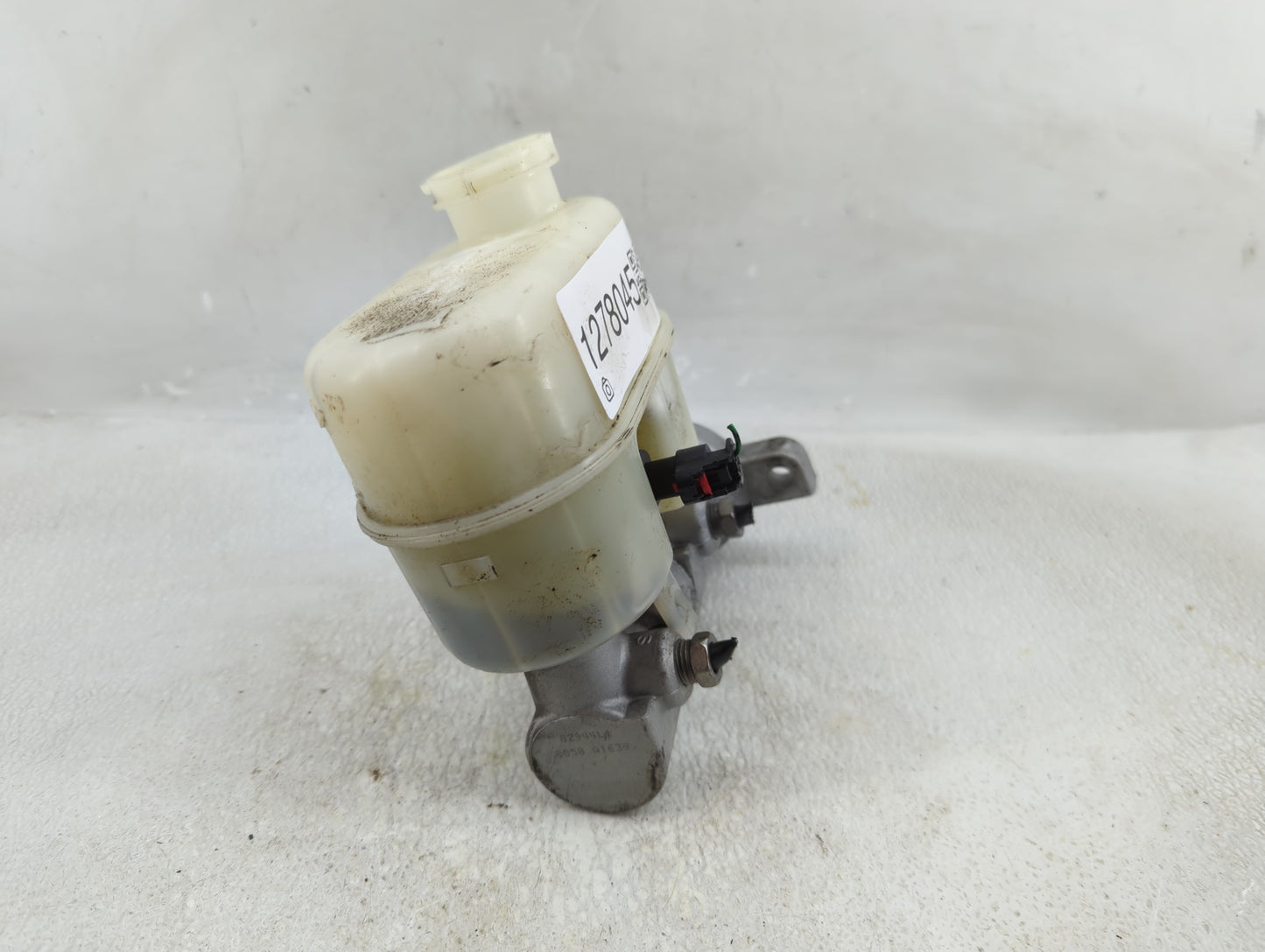 2014-2019 Chevrolet Silverado 1500 Brake Master Cylinder 1278045 - Oemusedautoparts1.com
