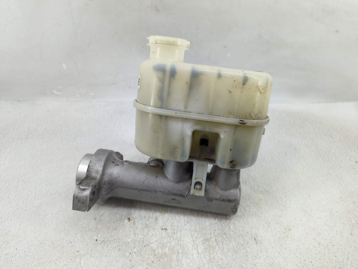 2014-2019 Chevrolet Silverado 1500 Brake Master Cylinder 1278045 - Oemusedautoparts1.com