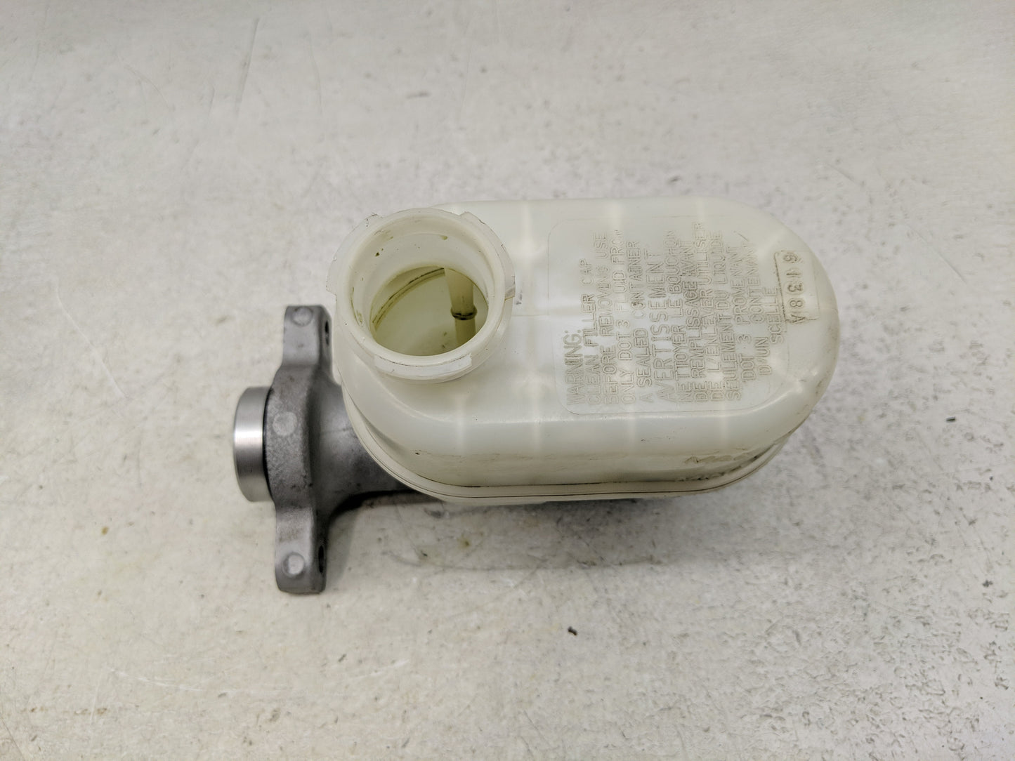 2014-2019 Chevrolet Silverado 1500 Brake Master Cylinder 1300385 - Oemusedautoparts1.com