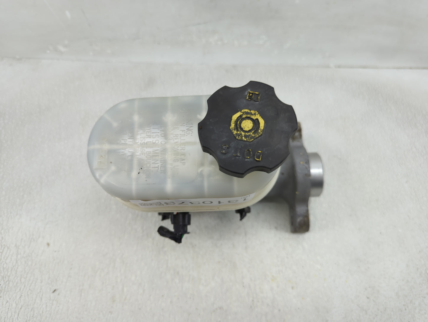 2014-2019 Chevrolet Silverado 1500 Brake Master Cylinder 1310373 - Oemusedautoparts1.com