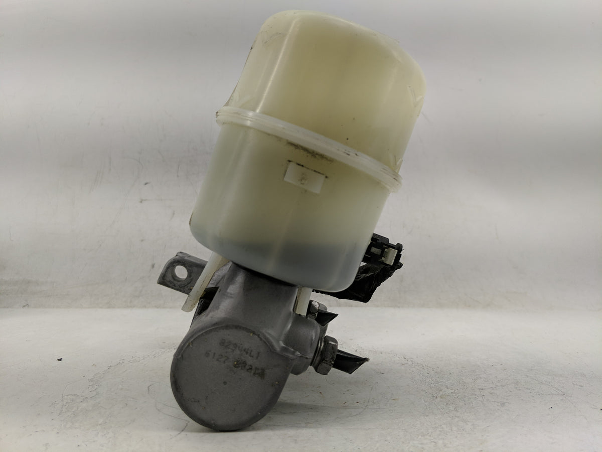 2014-2019 Chevrolet Silverado 1500 Brake Master Cylinder 1311391 - Oemusedautoparts1.com