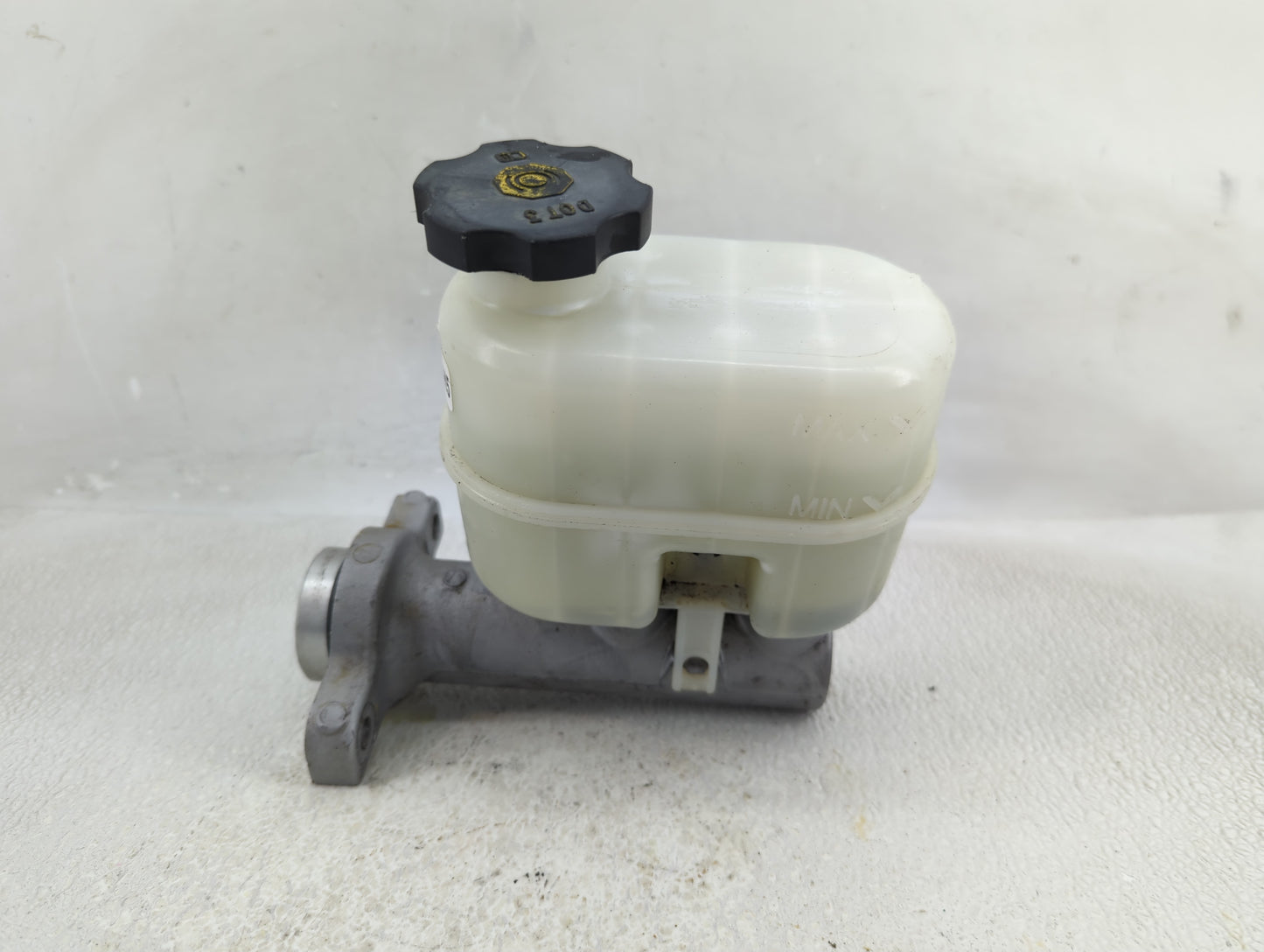 2014-2019 Chevrolet Silverado 1500 Brake Master Cylinder - Oemusedautoparts1.com