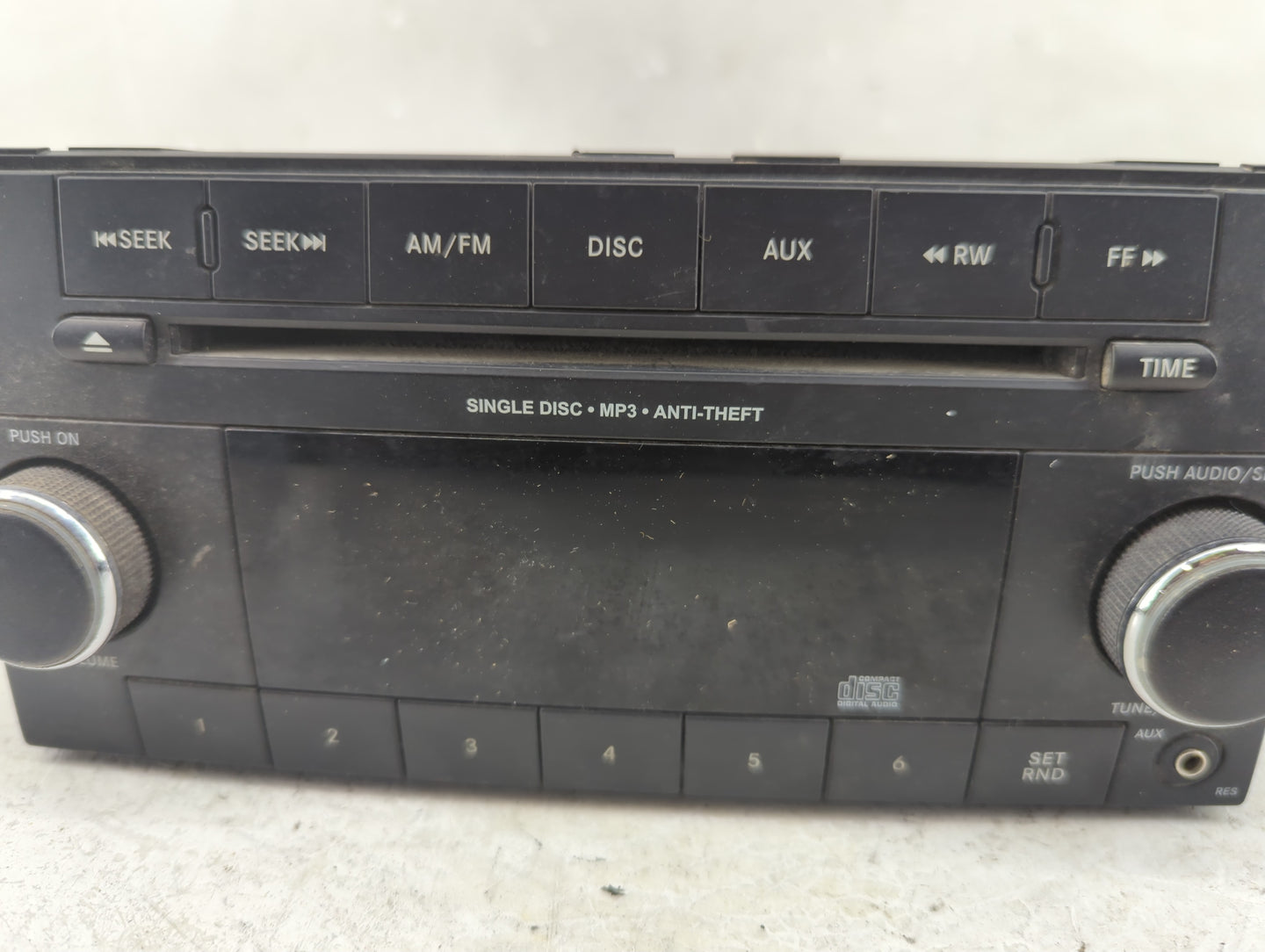 2015 Chevrolet Silverado 1500 Radio AM FM Cd Player Receiver Replacement P/N:P05091195AA Fits OEM Used Auto Parts - Oemuseda