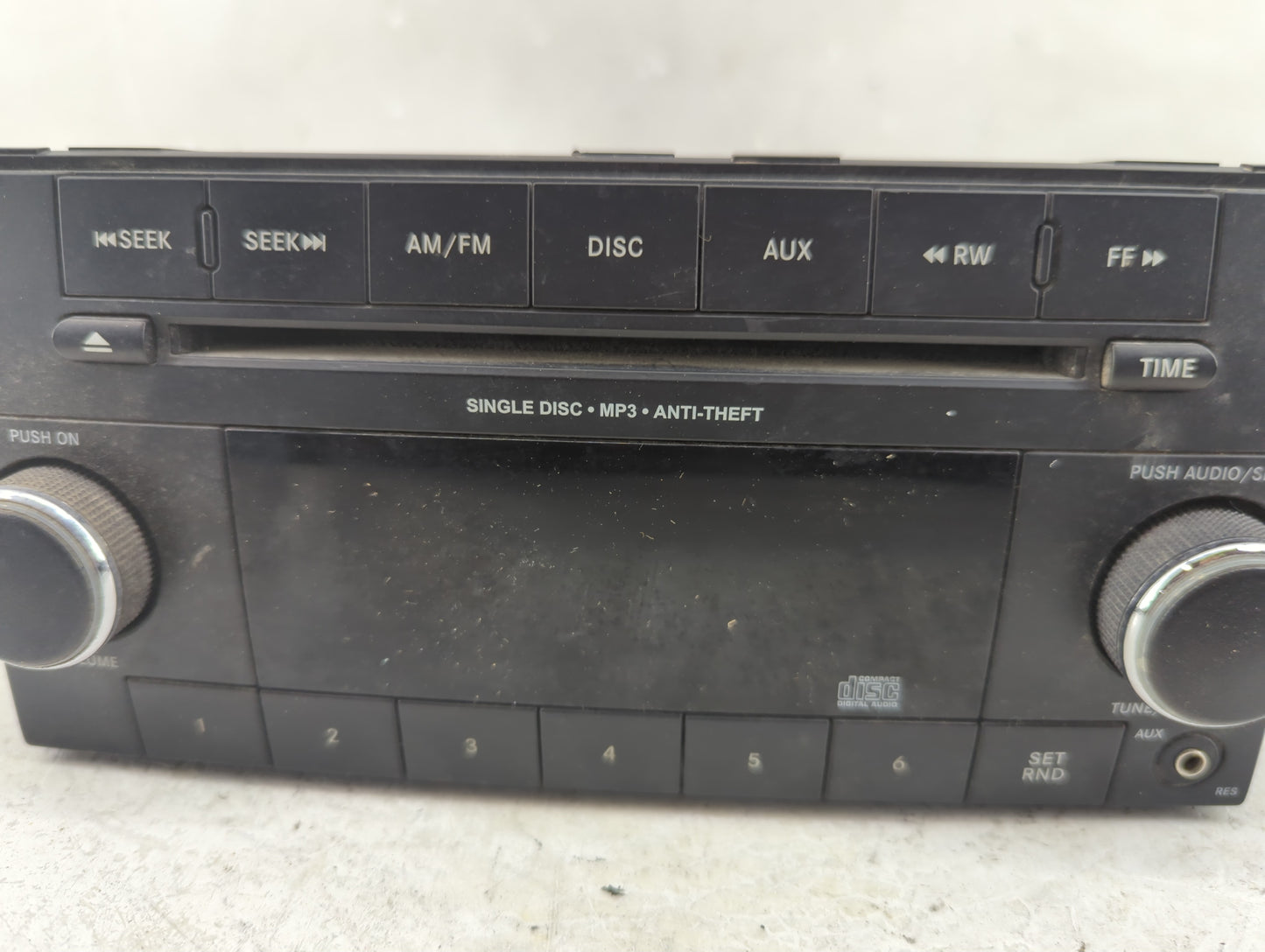 2015 Chevrolet Silverado 1500 Radio AM FM Cd Player Receiver Replacement P/N:P05091195AA Fits OEM Used Auto Parts - Oemuseda