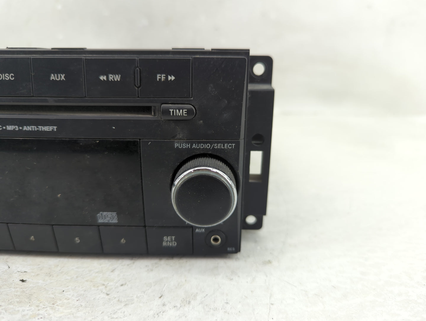2015 Chevrolet Silverado 1500 Radio AM FM Cd Player Receiver Replacement P/N:P05091195AA Fits OEM Used Auto Parts - Oemuseda