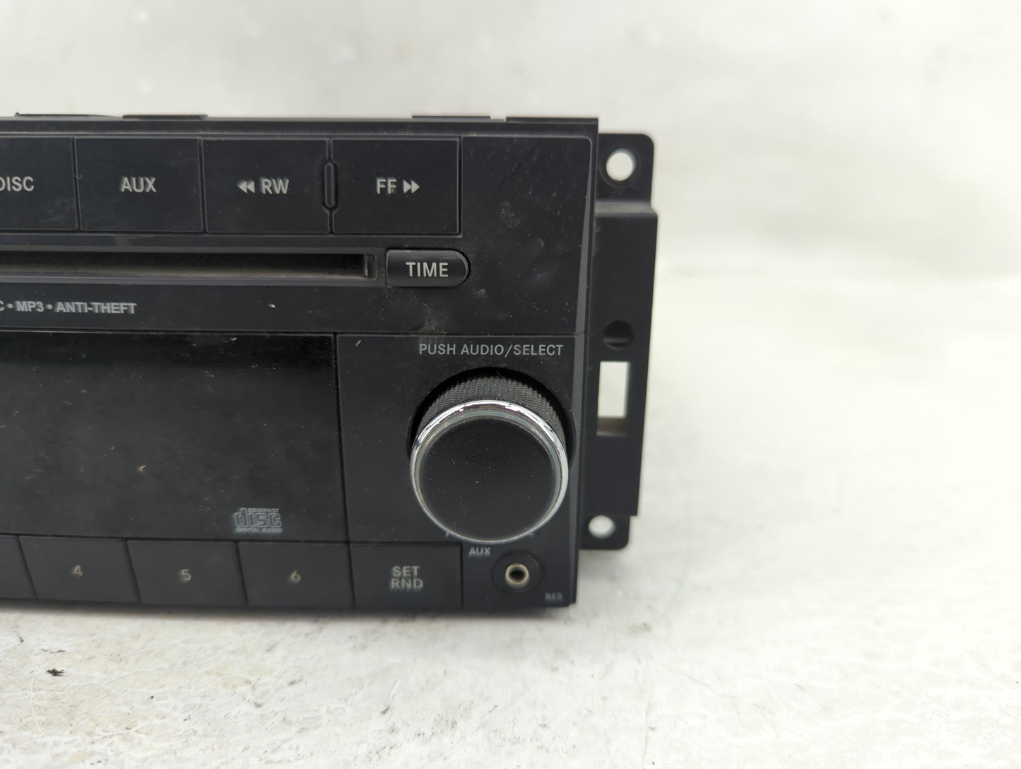 2015 Chevrolet Silverado 1500 Radio AM FM Cd Player Receiver Replacement P/N:P05091195AA Fits OEM Used Auto Parts - Oemuseda