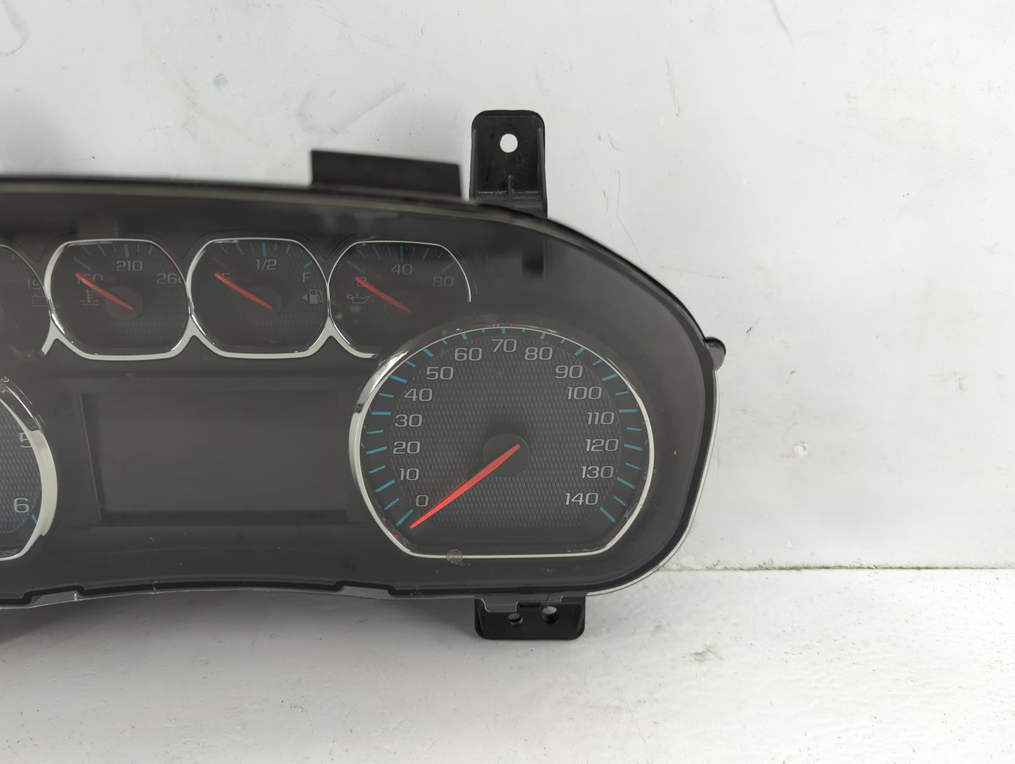 2014-2015 Chevrolet Silverado 1500 Instrument Cluster Speedometer Gauges P/N:812812097 23259637 Fits Fits 2014 2015 OEM Used