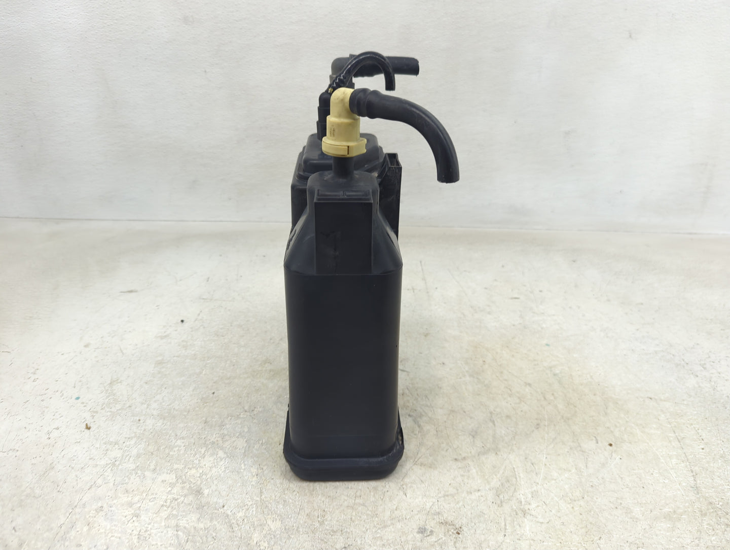 2015 Chevrolet Silverado 1500 Fuel Vapor Charcoal Canister - Oemusedautoparts1.com