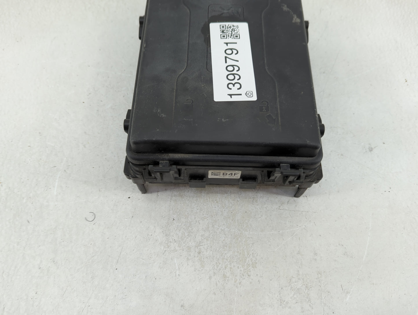 2016-2017 Chevrolet Silverado 1500 Fusebox Fuse Box Panel Relay Module P/N:23285566-01 Fits Fits 2016 2017 OEM Used Auto Par