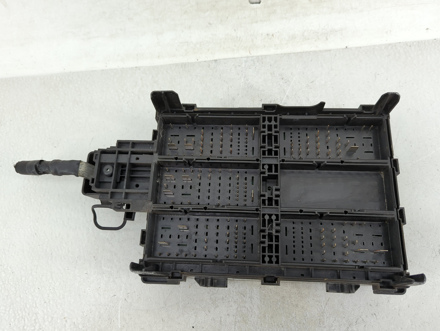 2016-2017 Chevrolet Silverado 1500 Fusebox Fuse Box Panel Relay Module P/N:23285566-01 Fits Fits 2016 2017 OEM Used Auto Par