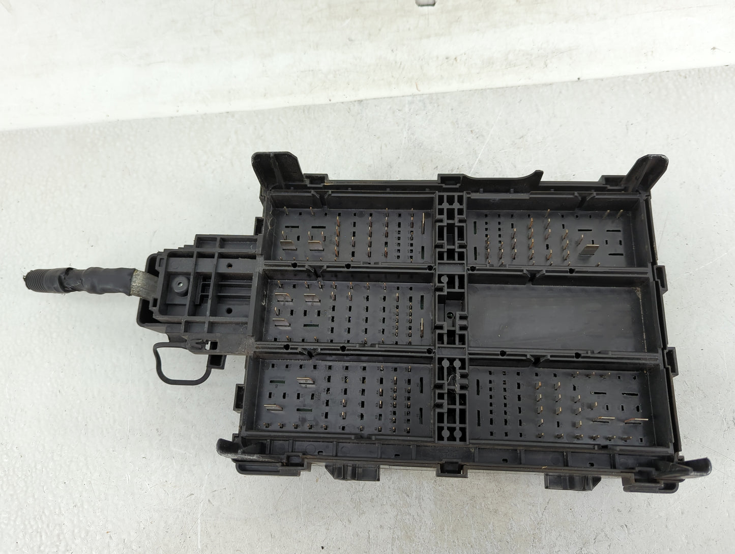 2016-2017 Chevrolet Silverado 1500 Fusebox Fuse Box Panel Relay Module P/N:23285566-01 Fits Fits 2016 2017 OEM Used Auto Par