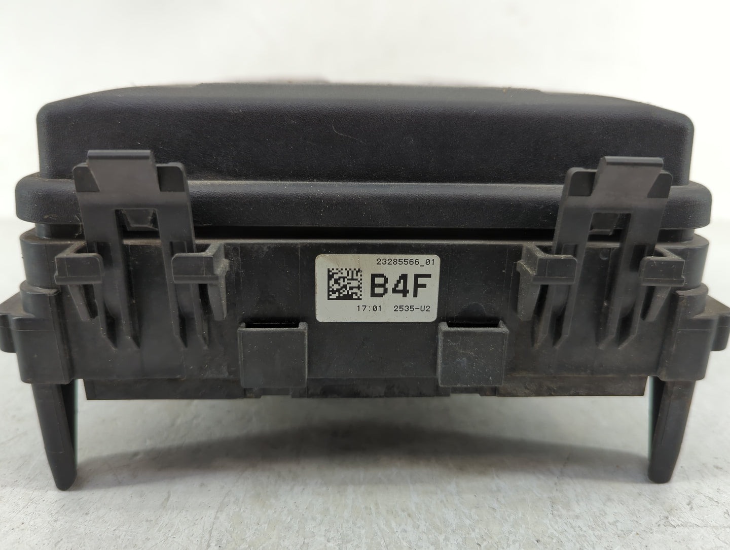 2016-2017 Chevrolet Silverado 1500 Fusebox Fuse Box Panel Relay Module P/N:23285566-01 Fits Fits 2016 2017 OEM Used Auto Par
