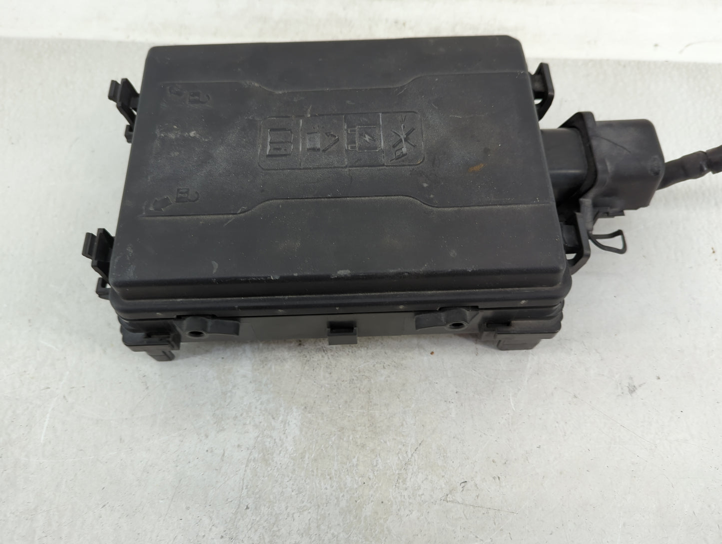2016-2017 Chevrolet Silverado 1500 Fusebox Fuse Box Panel Relay Module P/N:23285566-01 Fits Fits 2016 2017 OEM Used Auto Par