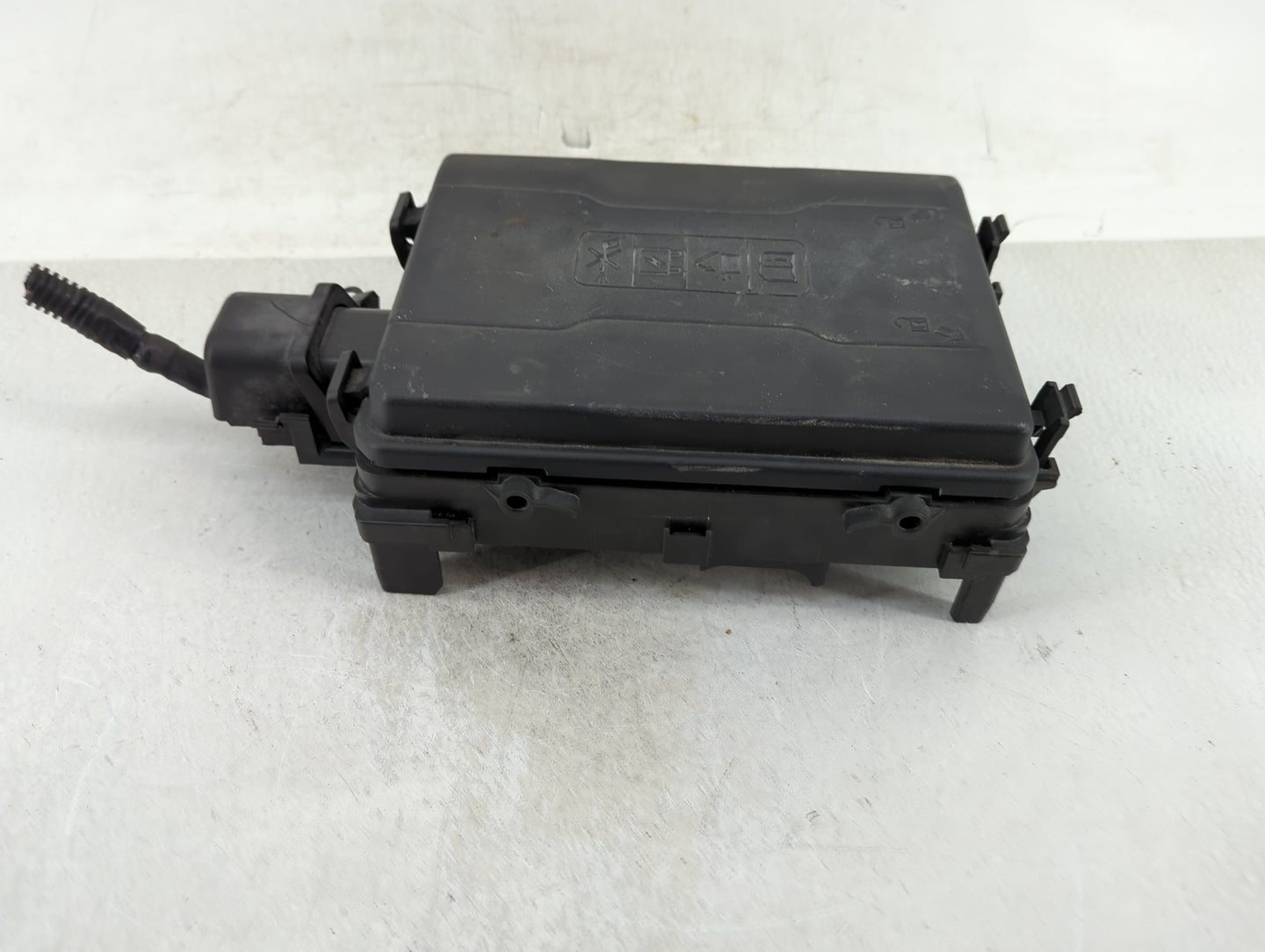 2016-2017 Chevrolet Silverado 1500 Fusebox Fuse Box Panel Relay Module P/N:23285566-01 Fits Fits 2016 2017 OEM Used Auto Par