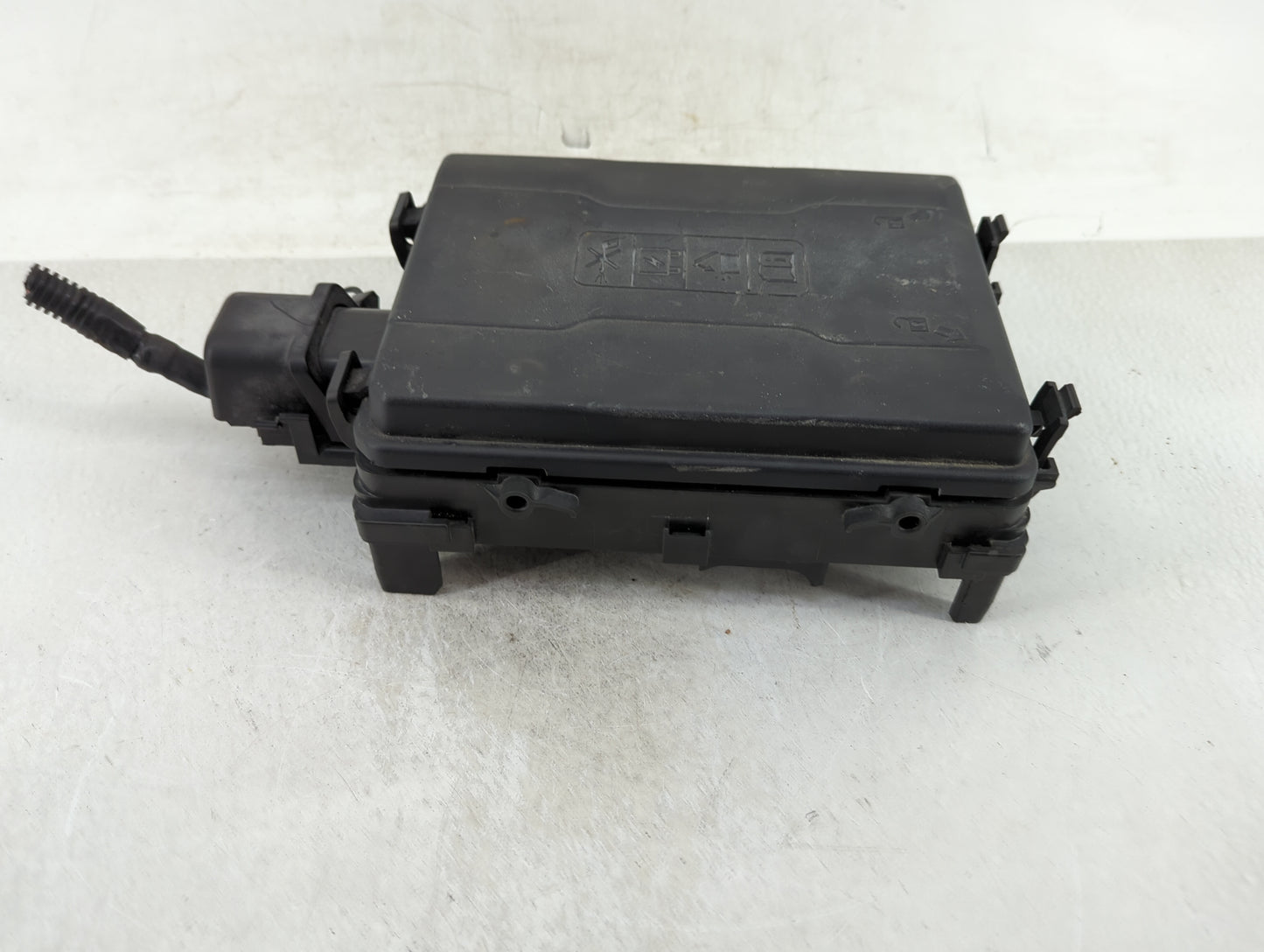 2016-2017 Chevrolet Silverado 1500 Fusebox Fuse Box Panel Relay Module P/N:23285566-01 Fits Fits 2016 2017 OEM Used Auto Par