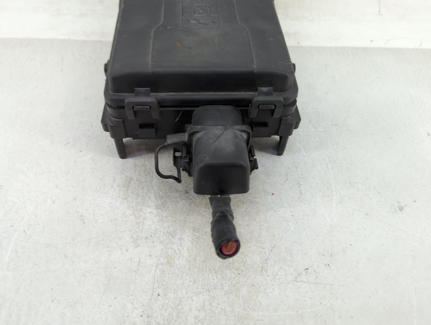 2016-2017 Chevrolet Silverado 1500 Fusebox Fuse Box Panel Relay Module P/N:23285566-01 Fits Fits 2016 2017 OEM Used Auto Par