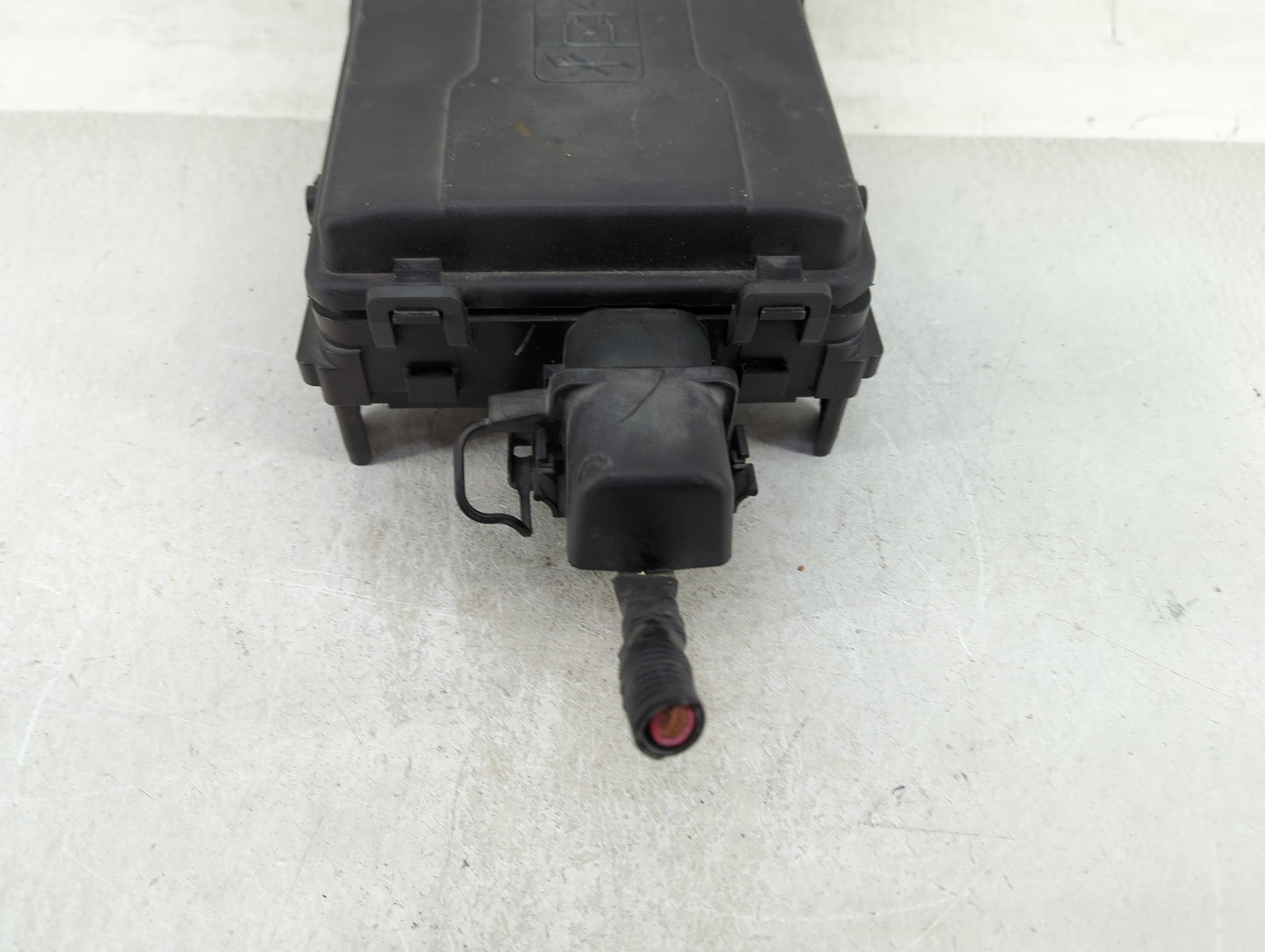 2016-2017 Chevrolet Silverado 1500 Fusebox Fuse Box Panel Relay Module P/N:23285566-01 Fits Fits 2016 2017 OEM Used Auto Par