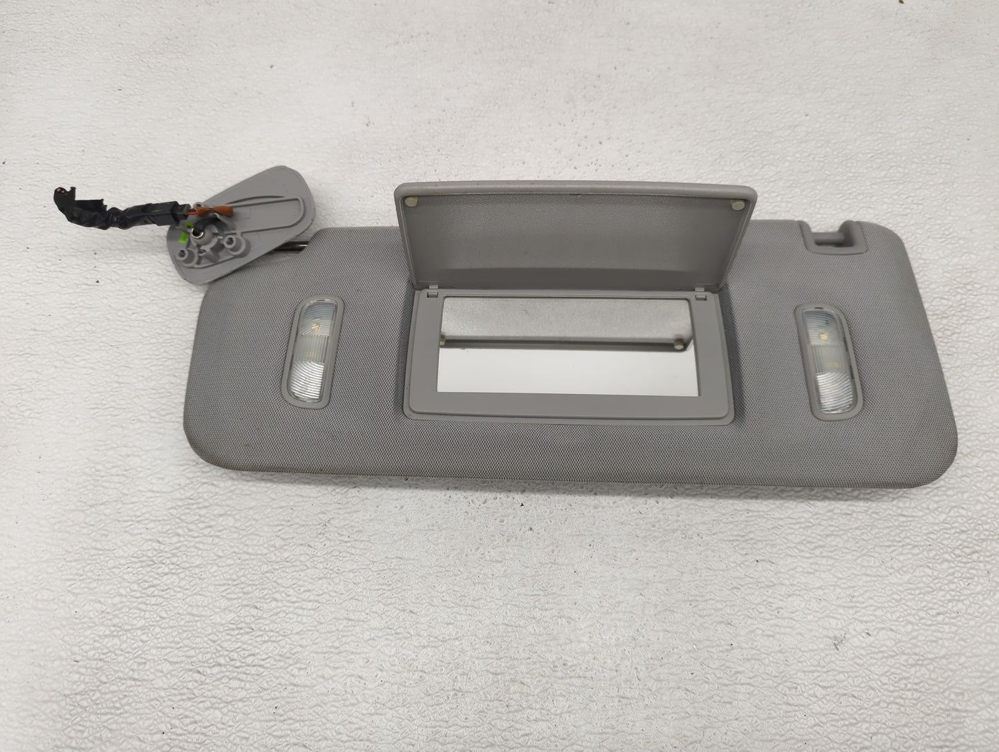 2014-2019 Chevrolet Silverado 1500 Sun Visor Shade Replacement Driver Left Mirror Fits Fits 2014 2015 2016 2017 2018 2019 OE