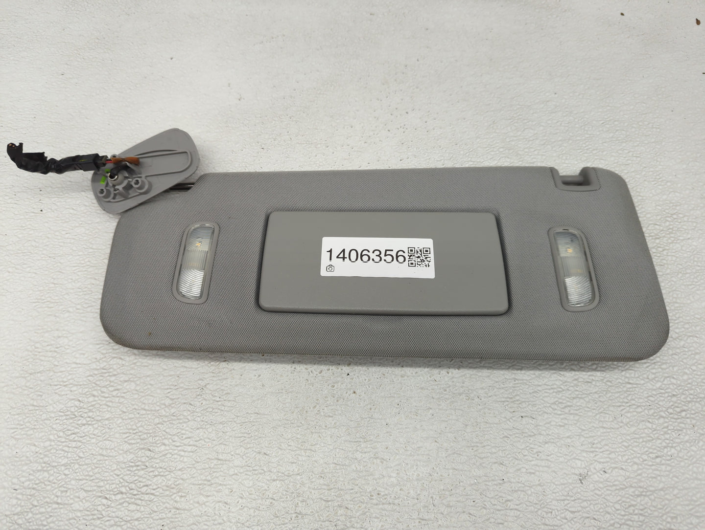 2014-2019 Chevrolet Silverado 1500 Sun Visor Shade Replacement Driver Left Mirror Fits Fits 2014 2015 2016 2017 2018 2019 OE