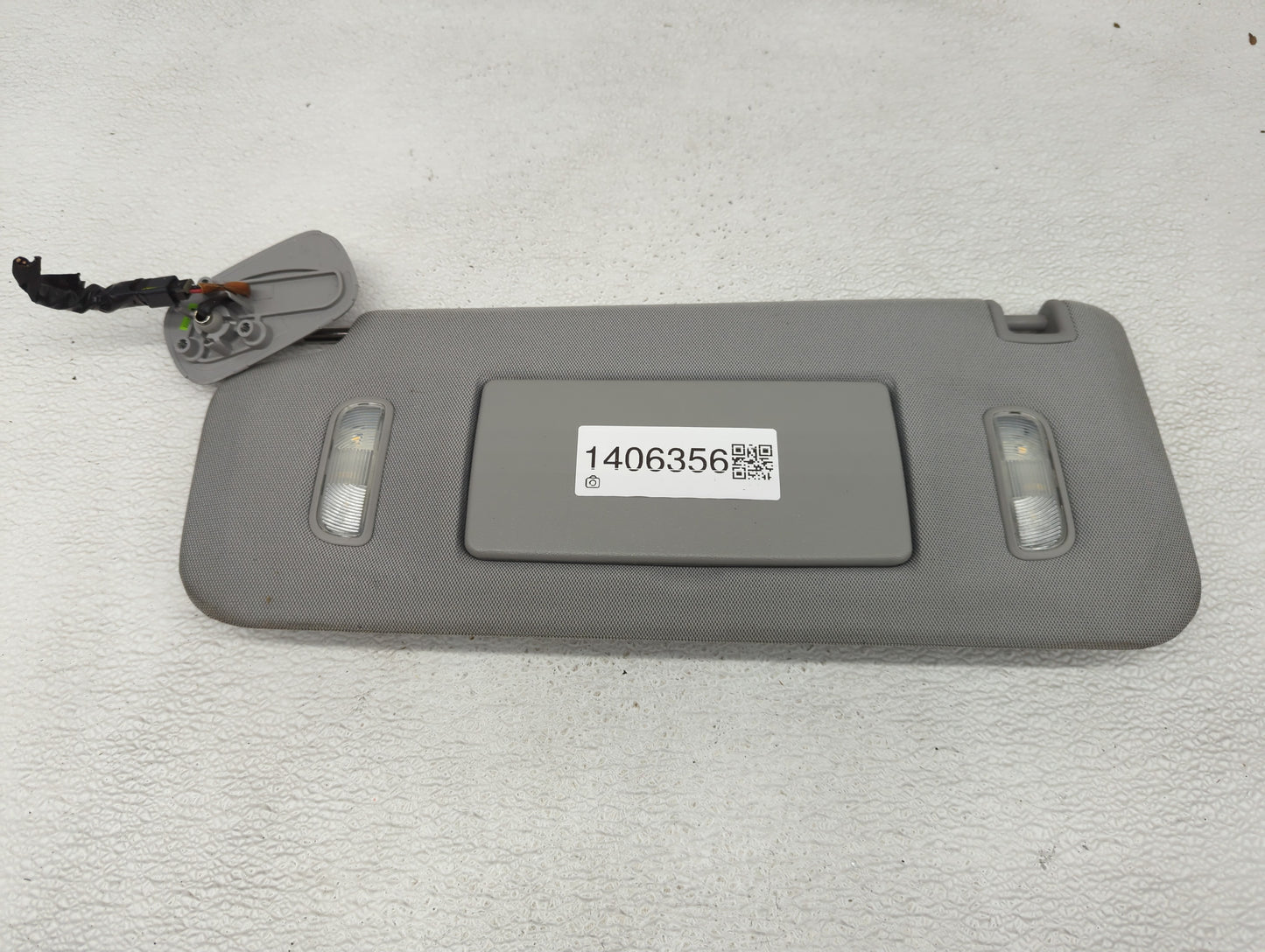 2014-2019 Chevrolet Silverado 1500 Sun Visor Shade Replacement Driver Left Mirror Fits Fits 2014 2015 2016 2017 2018 2019 OE