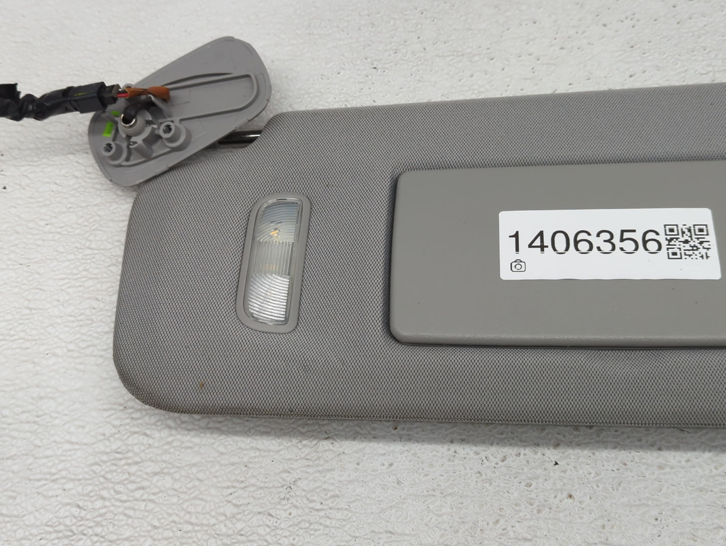 2014-2019 Chevrolet Silverado 1500 Sun Visor Shade Replacement Driver Left Mirror Fits Fits 2014 2015 2016 2017 2018 2019 OE