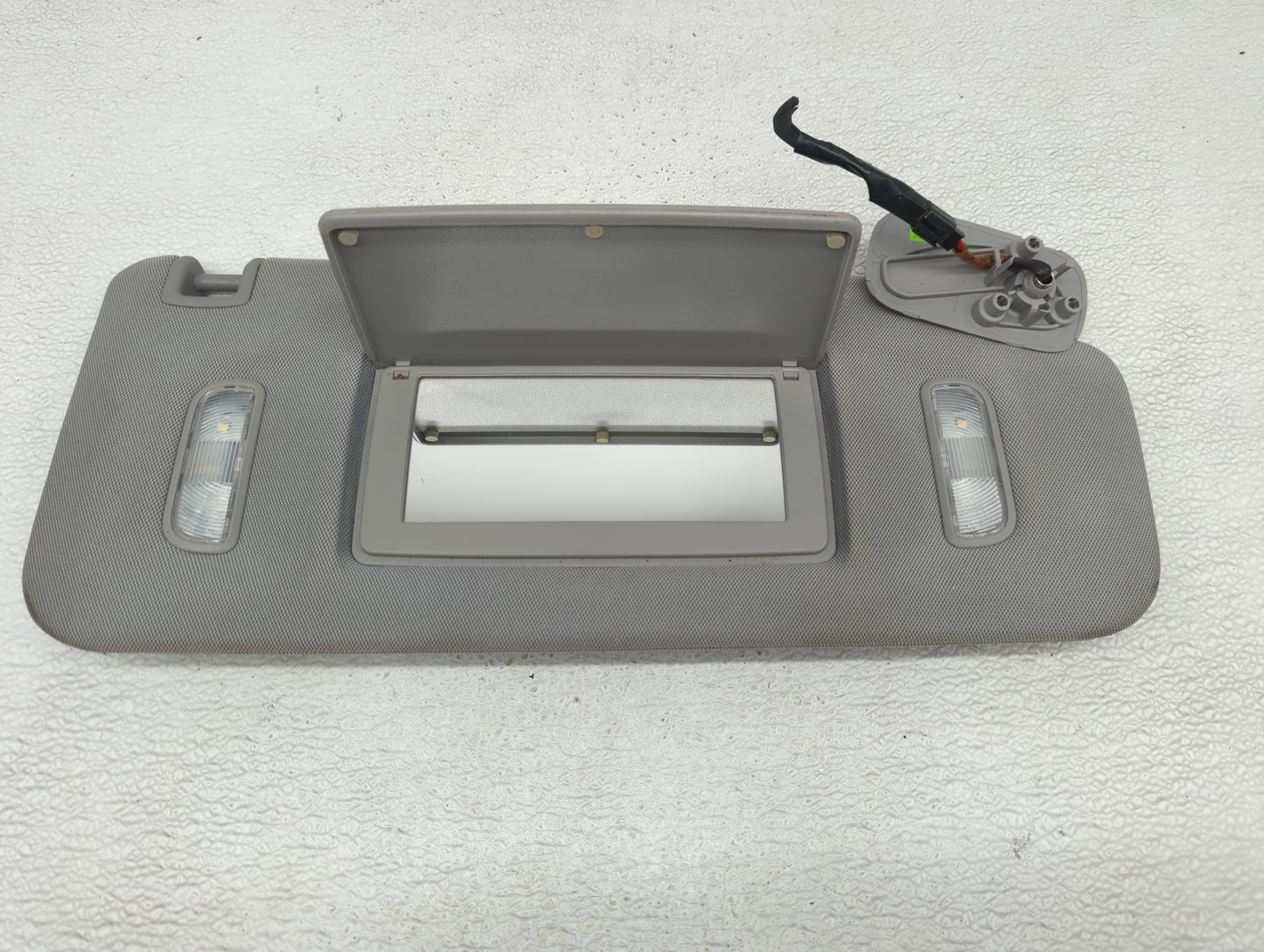 2014-2019 Chevrolet Silverado 1500 Sun Visor Shade Replacement Passenger Right Mirror Fits Fits 2014 2015 2016 2017 2018 201