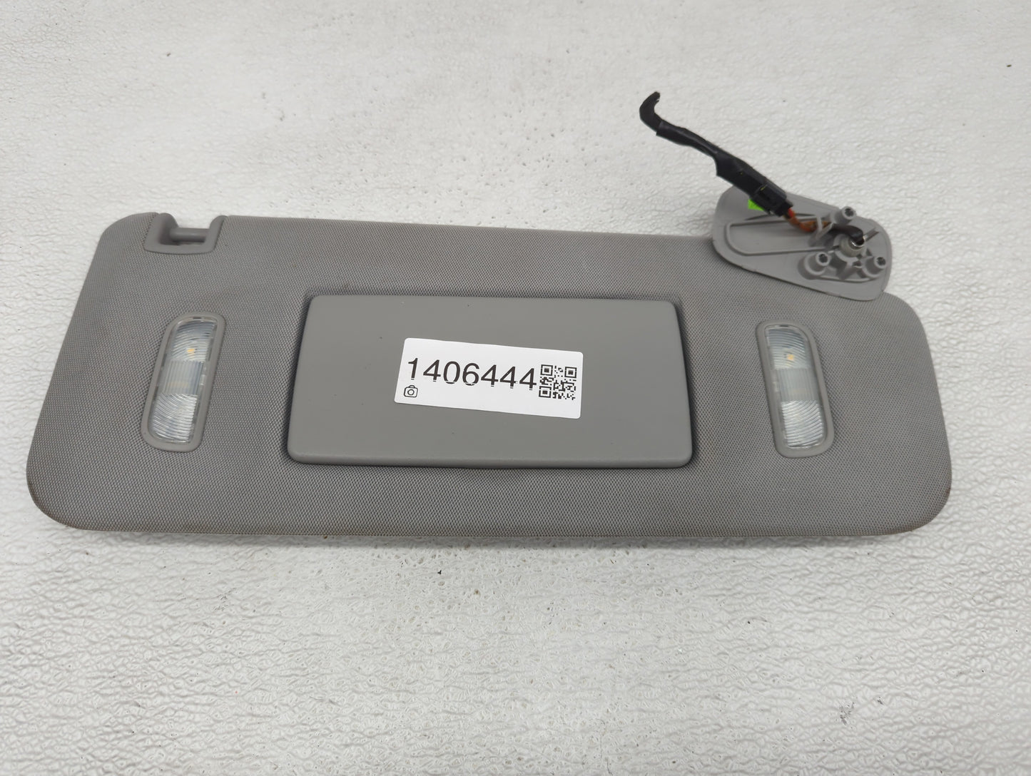 2014-2019 Chevrolet Silverado 1500 Sun Visor Shade Replacement Passenger Right Mirror Fits Fits 2014 2015 2016 2017 2018 201