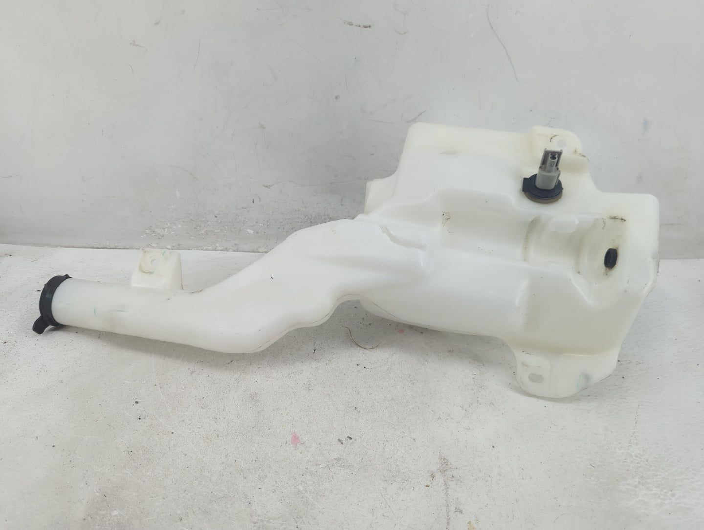2014 Silverado 1500 Windshield Washer Fluid Reservoir Bottle Oem - Oemusedautoparts1.com