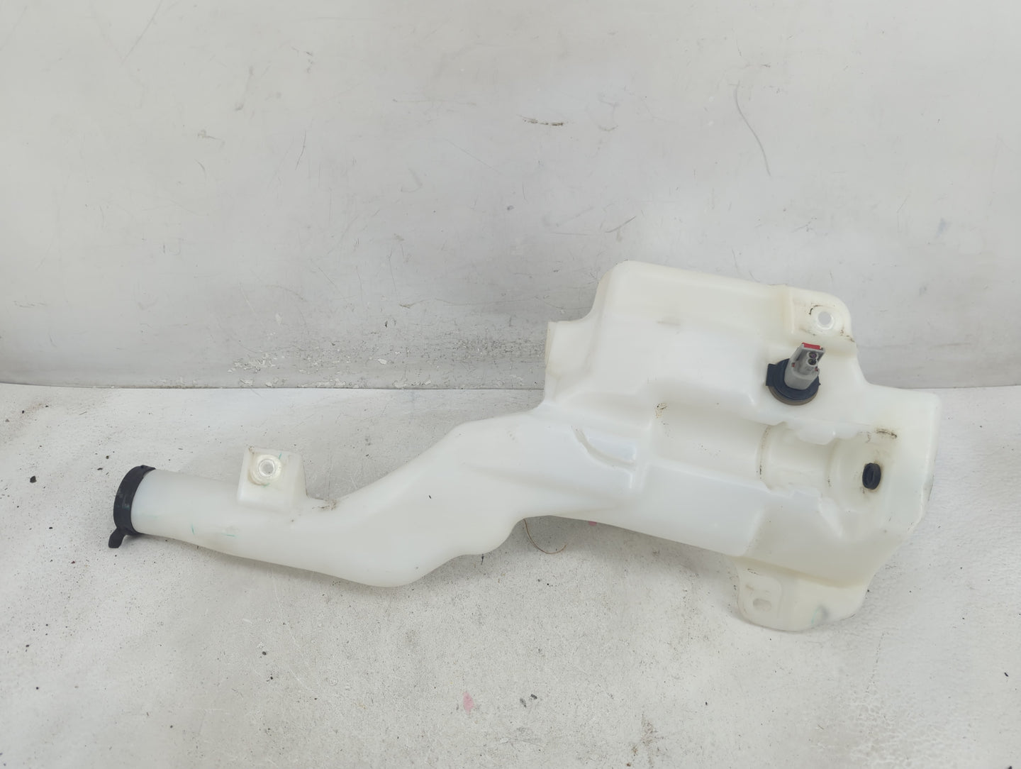 2014 Silverado 1500 Windshield Washer Fluid Reservoir Bottle Oem - Oemusedautoparts1.com