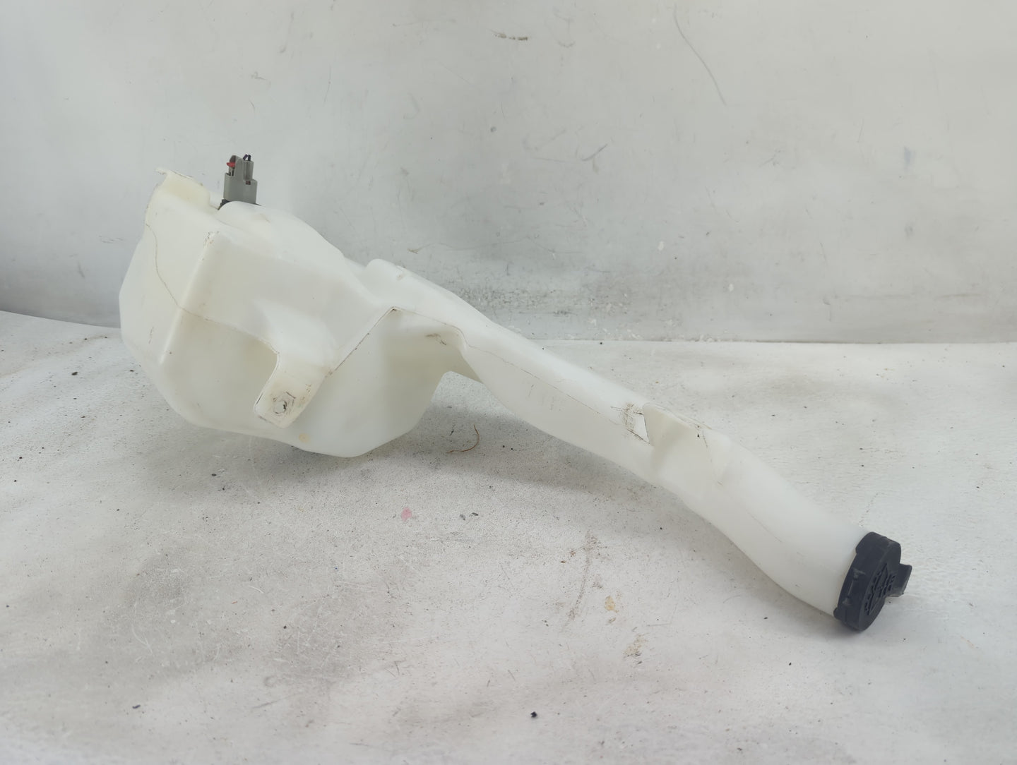 2014 Silverado 1500 Windshield Washer Fluid Reservoir Bottle Oem - Oemusedautoparts1.com
