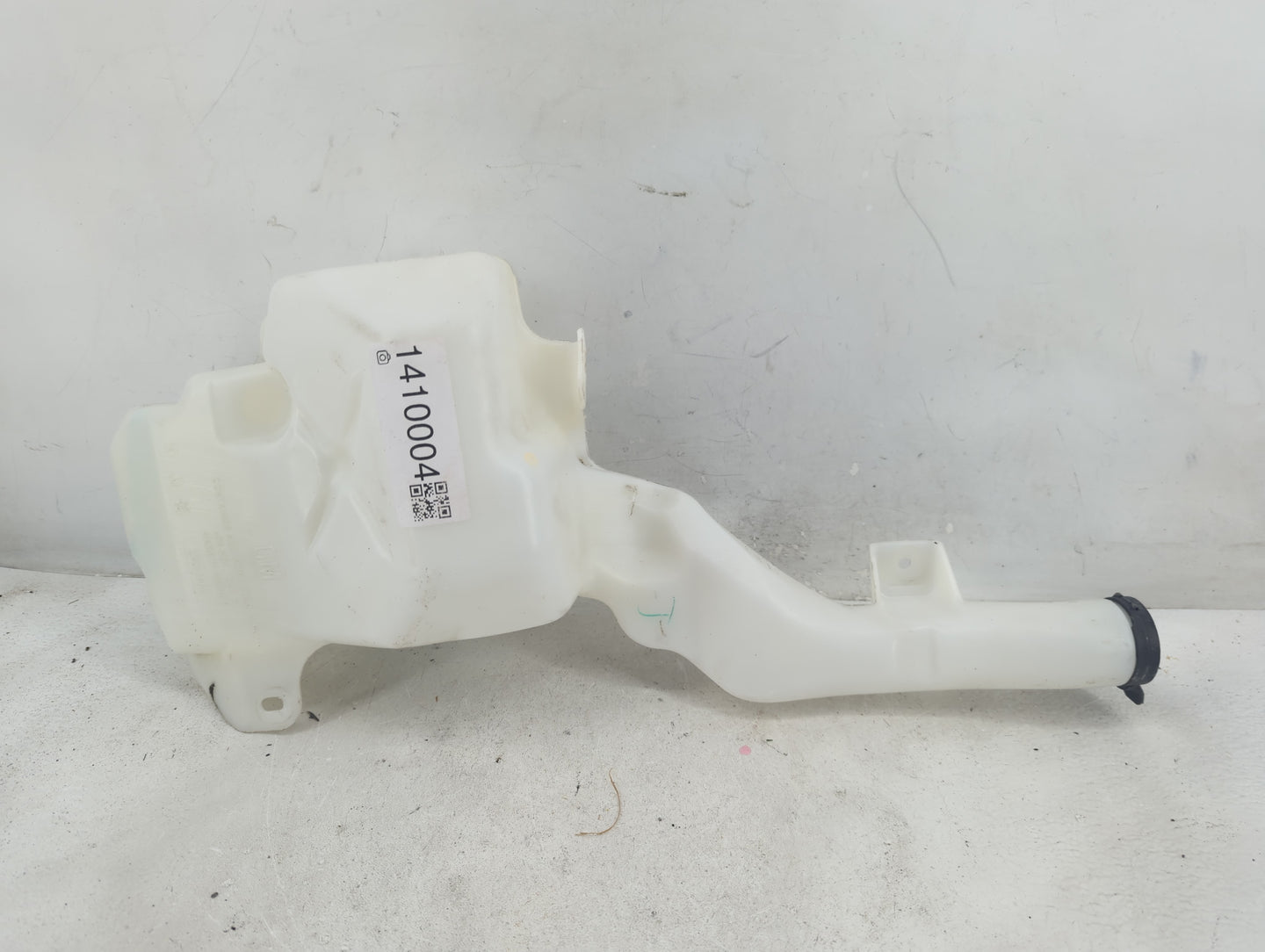2014 Silverado 1500 Windshield Washer Fluid Reservoir Bottle Oem - Oemusedautoparts1.com