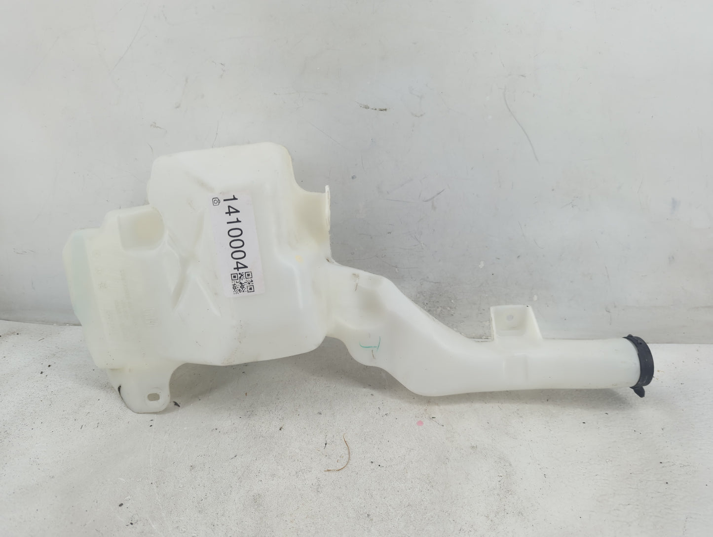 2014 Silverado 1500 Windshield Washer Fluid Reservoir Bottle Oem - Oemusedautoparts1.com