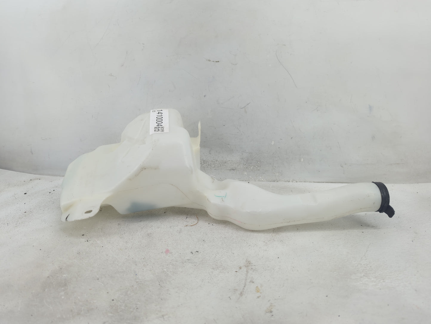 2014 Silverado 1500 Windshield Washer Fluid Reservoir Bottle Oem - Oemusedautoparts1.com