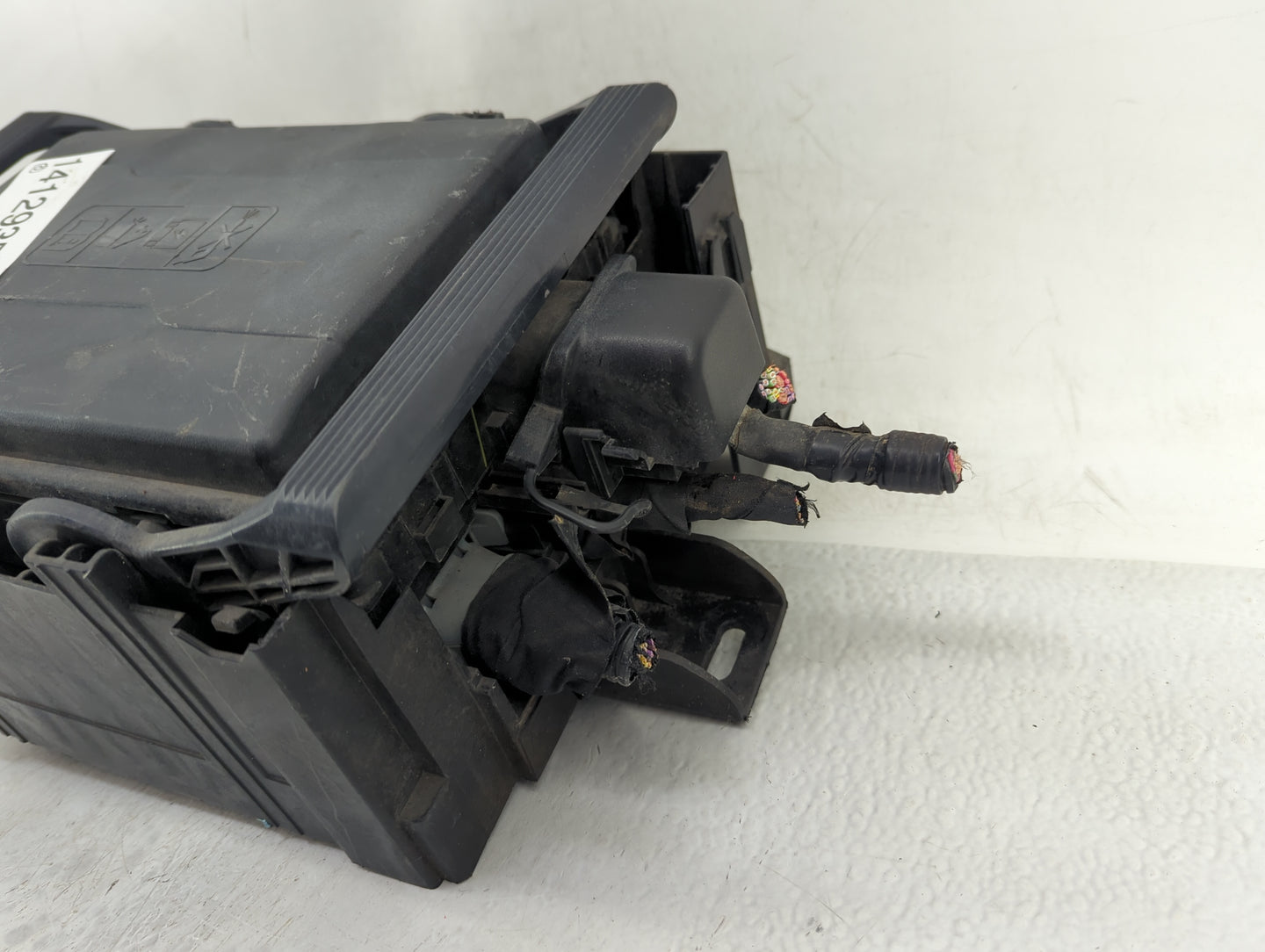 2016-2017 Chevrolet Silverado 1500 Fusebox Fuse Box Panel Relay Module Fits Fits 2016 2017 OEM Used Auto Parts - Oemusedauto