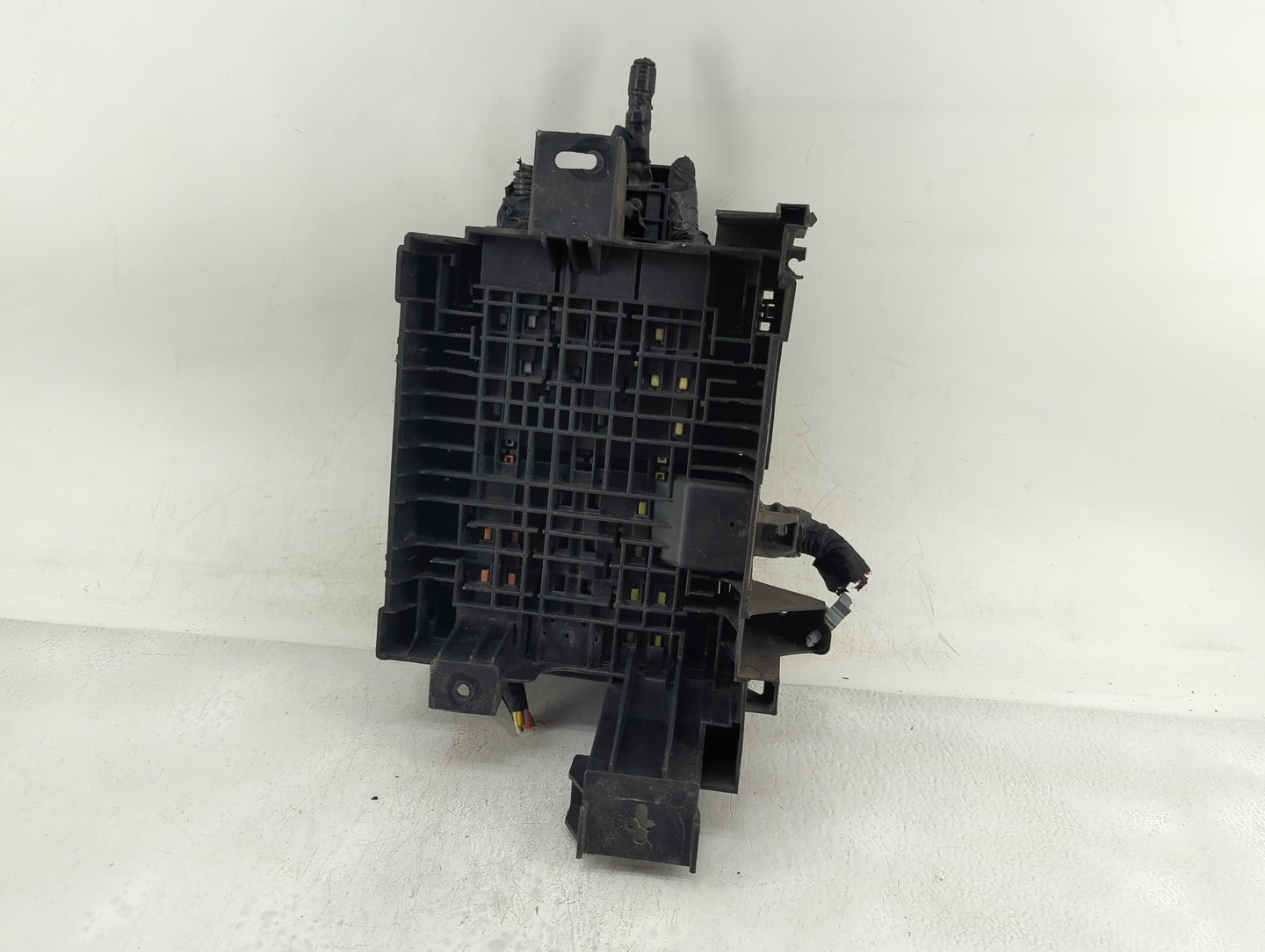 2016-2017 Chevrolet Silverado 1500 Fusebox Fuse Box Panel Relay Module Fits Fits 2016 2017 OEM Used Auto Parts - Oemusedauto