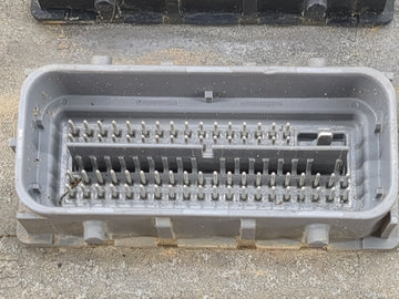 2014-2016 Chevrolet Silverado 1500 PCM Engine Control Computer ECU ECM PCU OEM P/N:12669611 12669318 Fits Fits 2014 2015 2016 OEM Used Auto Parts