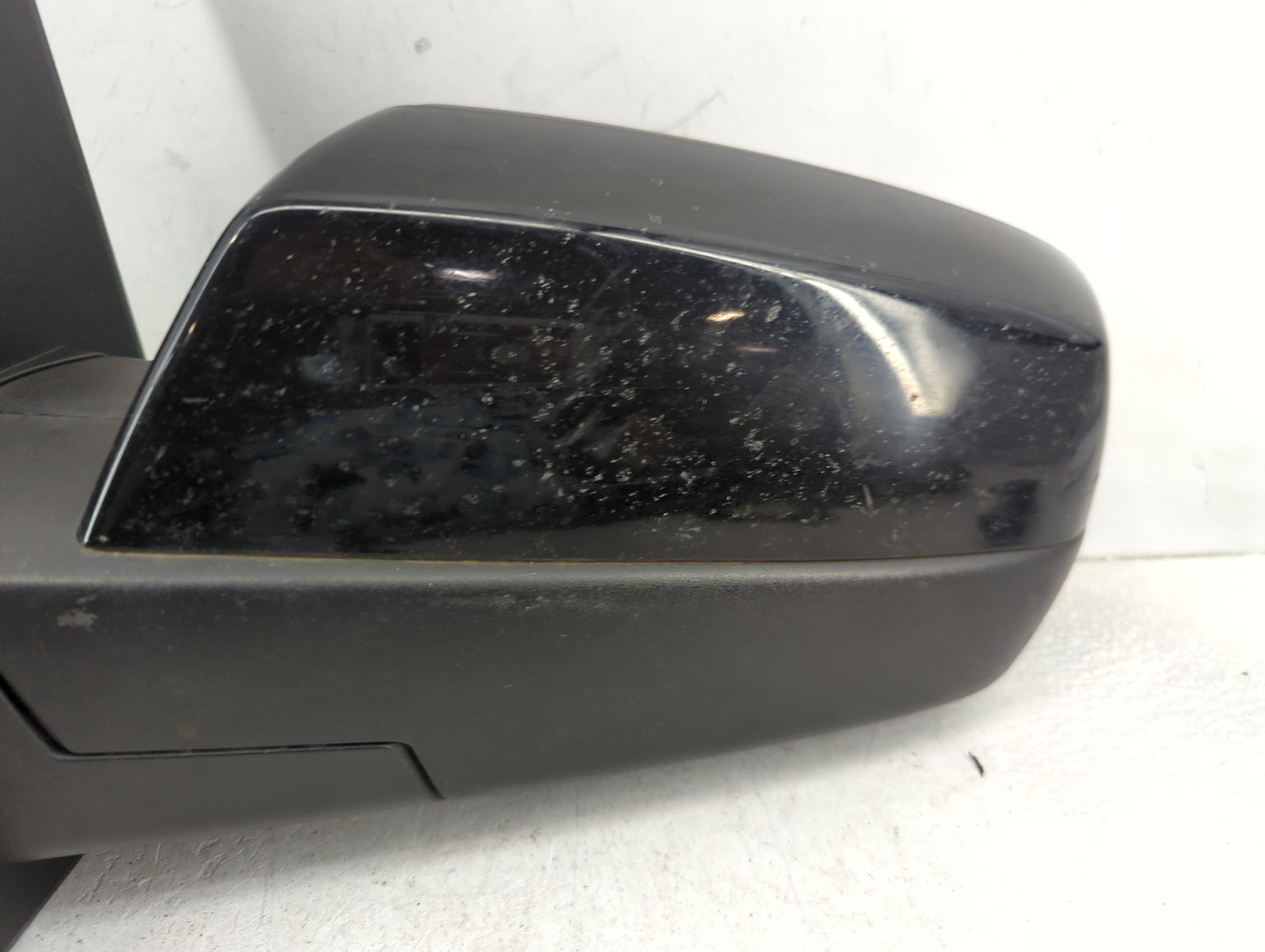 2014-2019 Chevrolet Silverado 1500 Driver Side View Mirror - Left Door Mirror OEM Used - Oemusedautoparts1.com