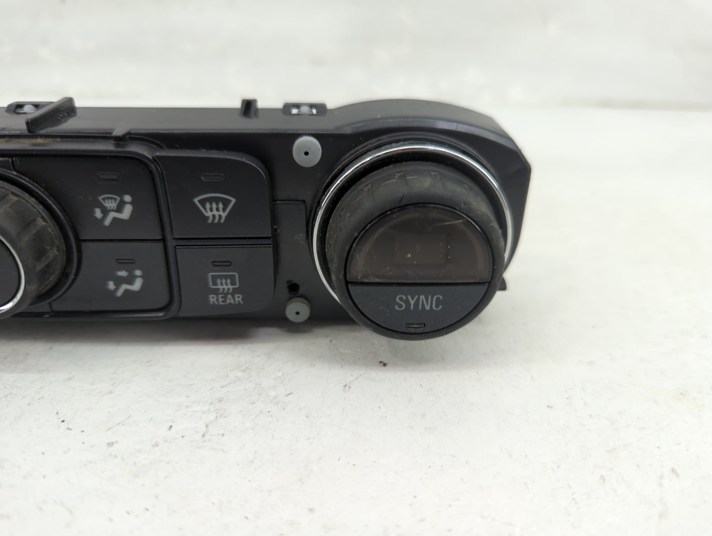2014-2019 Chevrolet Silverado 1500 Climate Control Module Temperature AC/Heater Replacement P/N:23486614 815372982 Fits OEM 