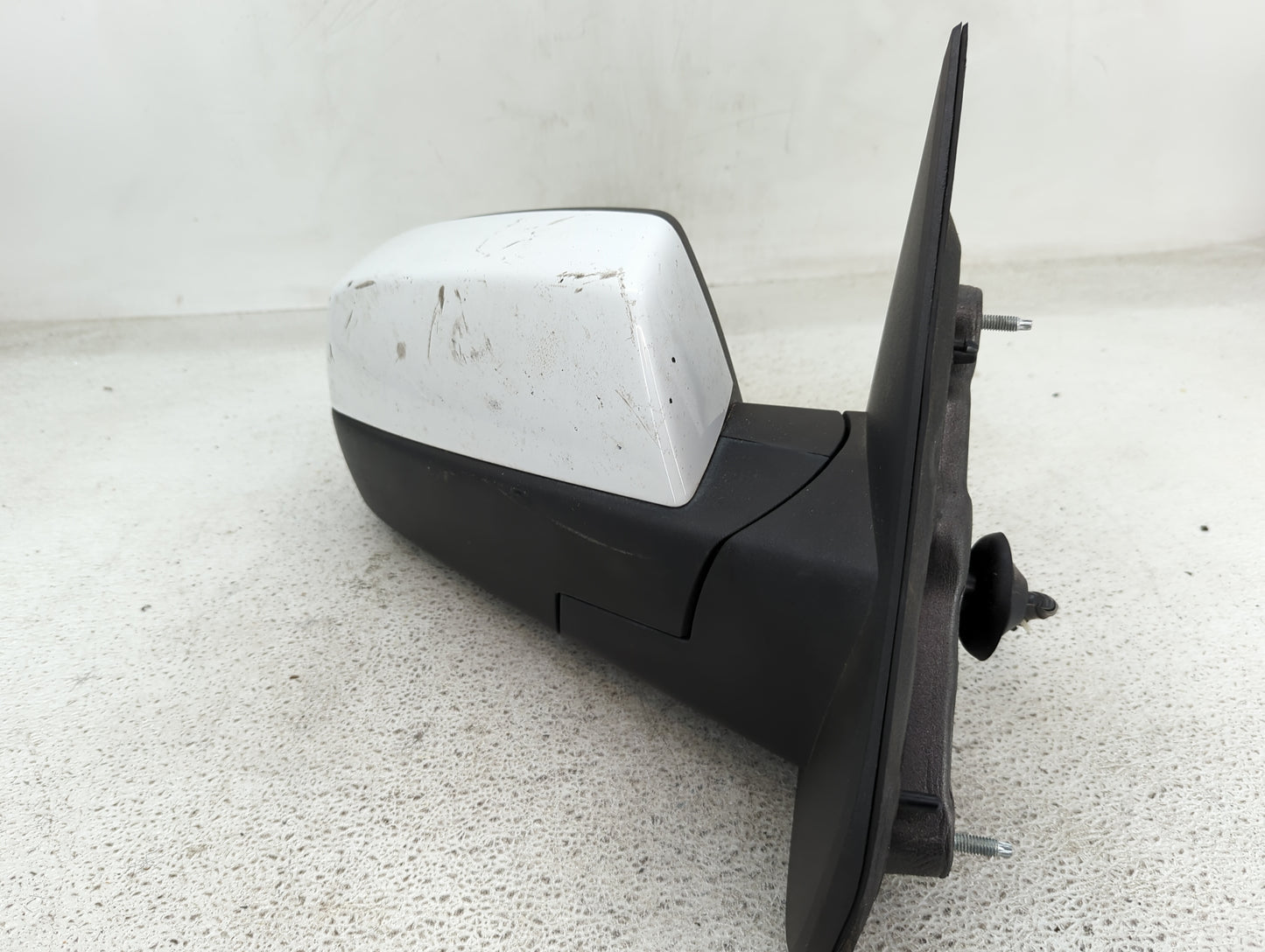 2014-2019 Chevrolet Silverado 1500 Passenger Side View Mirror - Right Door Mirror OEM Used - Oemusedautoparts1.com