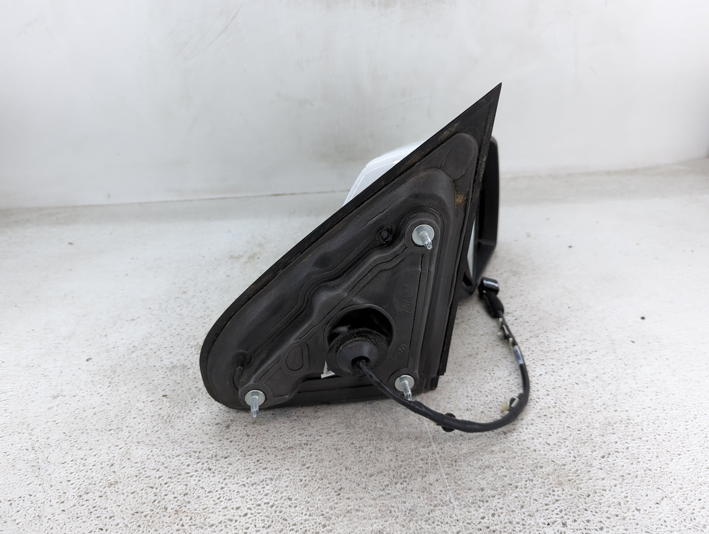 2014-2019 Chevrolet Silverado 1500 Passenger Side View Mirror - Right Door Mirror OEM Used - Oemusedautoparts1.com