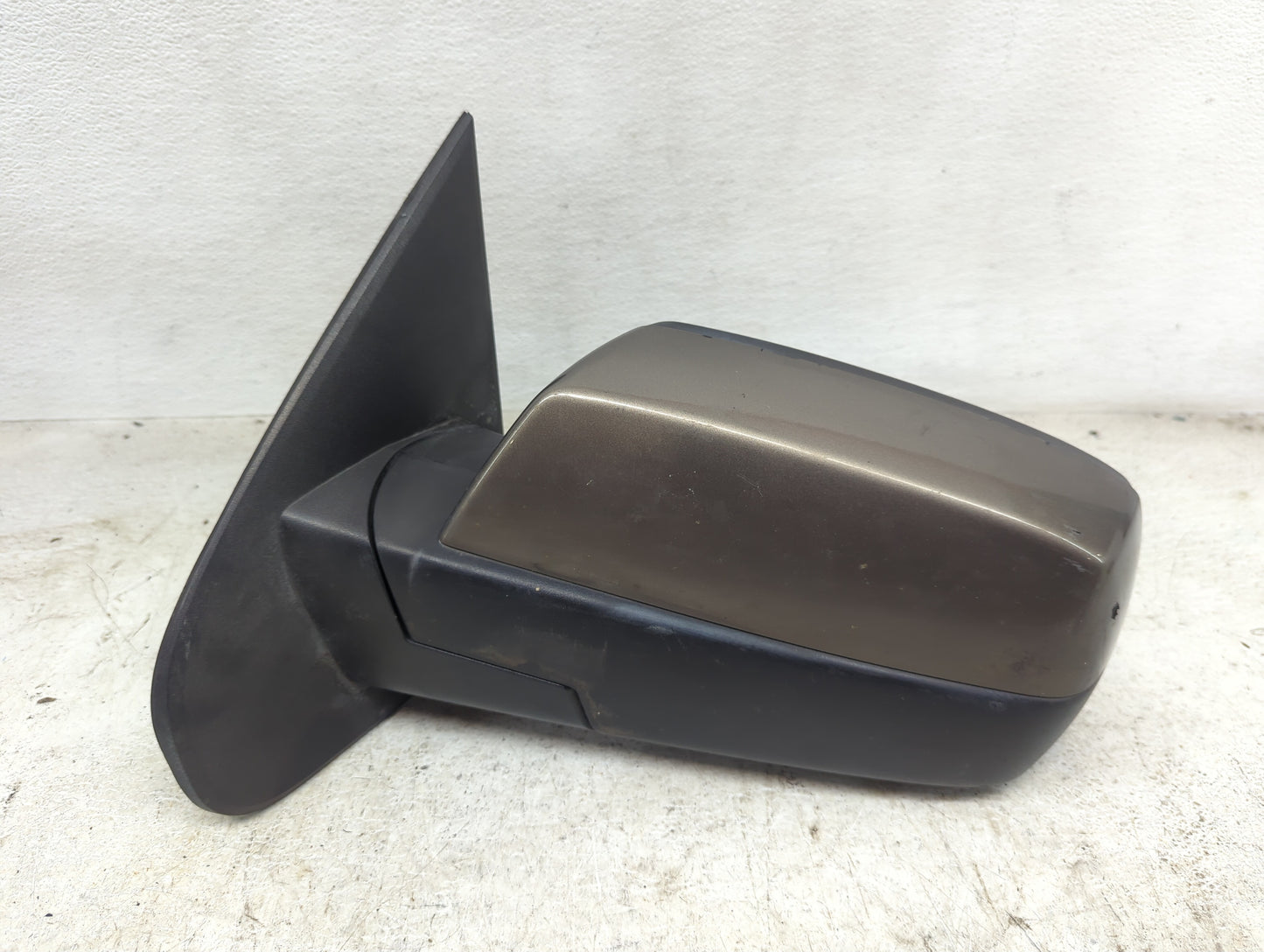 2014-2019 Chevrolet Silverado 1500 Driver Side View Mirror - Left Door Mirror OEM Used - Oemusedautoparts1.com