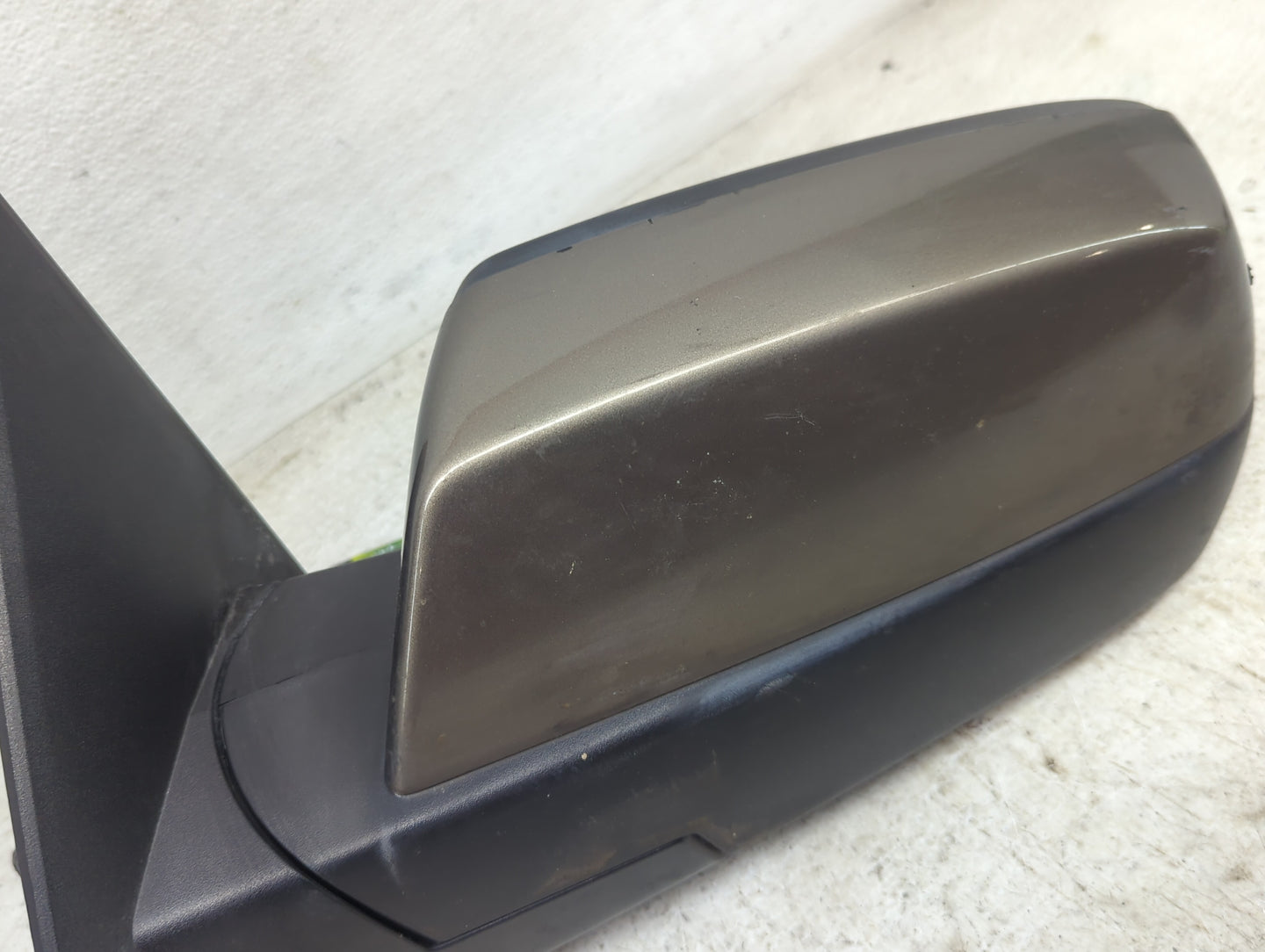 2014-2019 Chevrolet Silverado 1500 Driver Side View Mirror - Left Door Mirror OEM Used - Oemusedautoparts1.com
