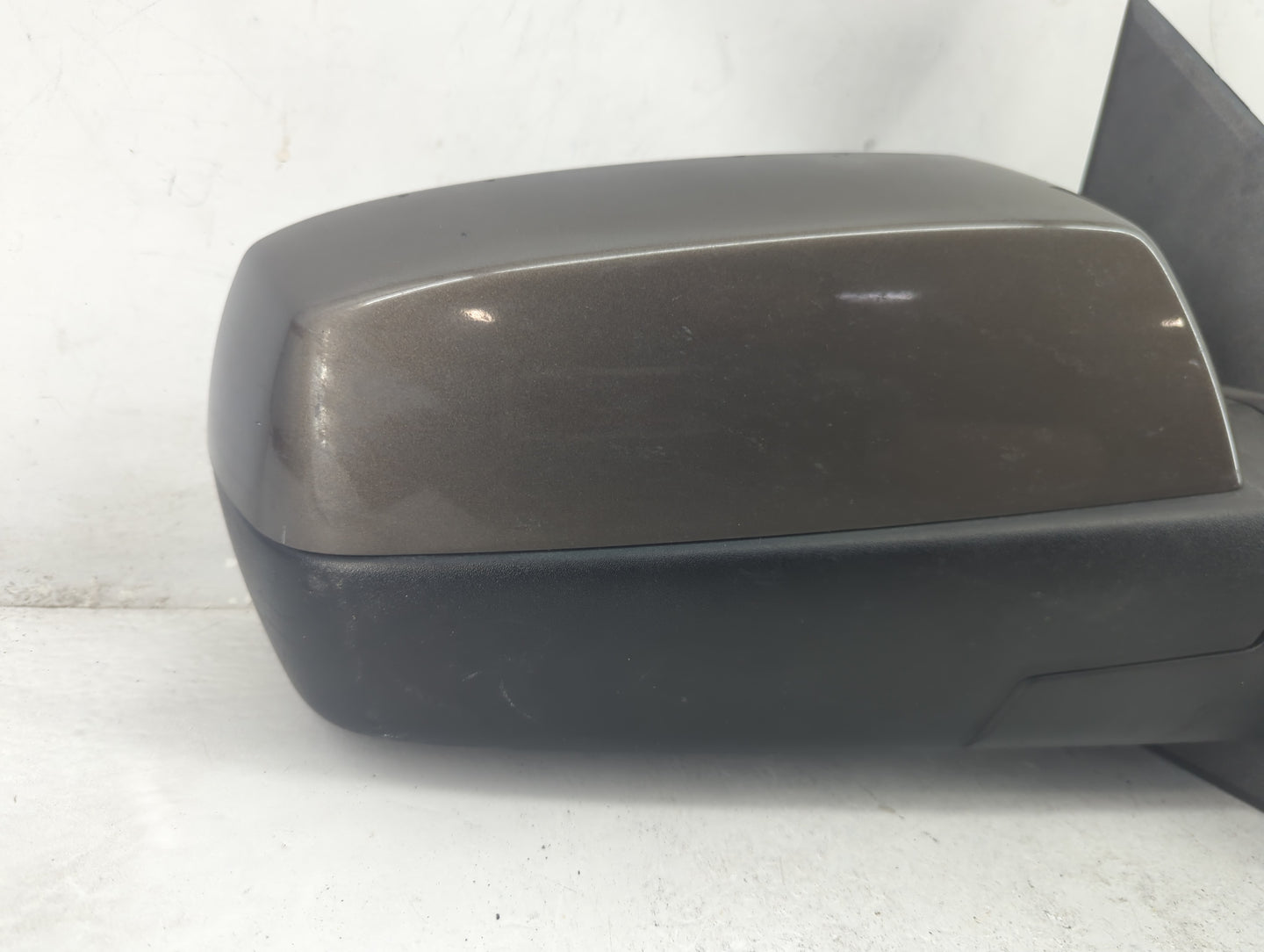 2014-2019 Chevrolet Silverado 1500 Passenger Side View Mirror - Right Door Mirror OEM Used - Oemusedautoparts1.com