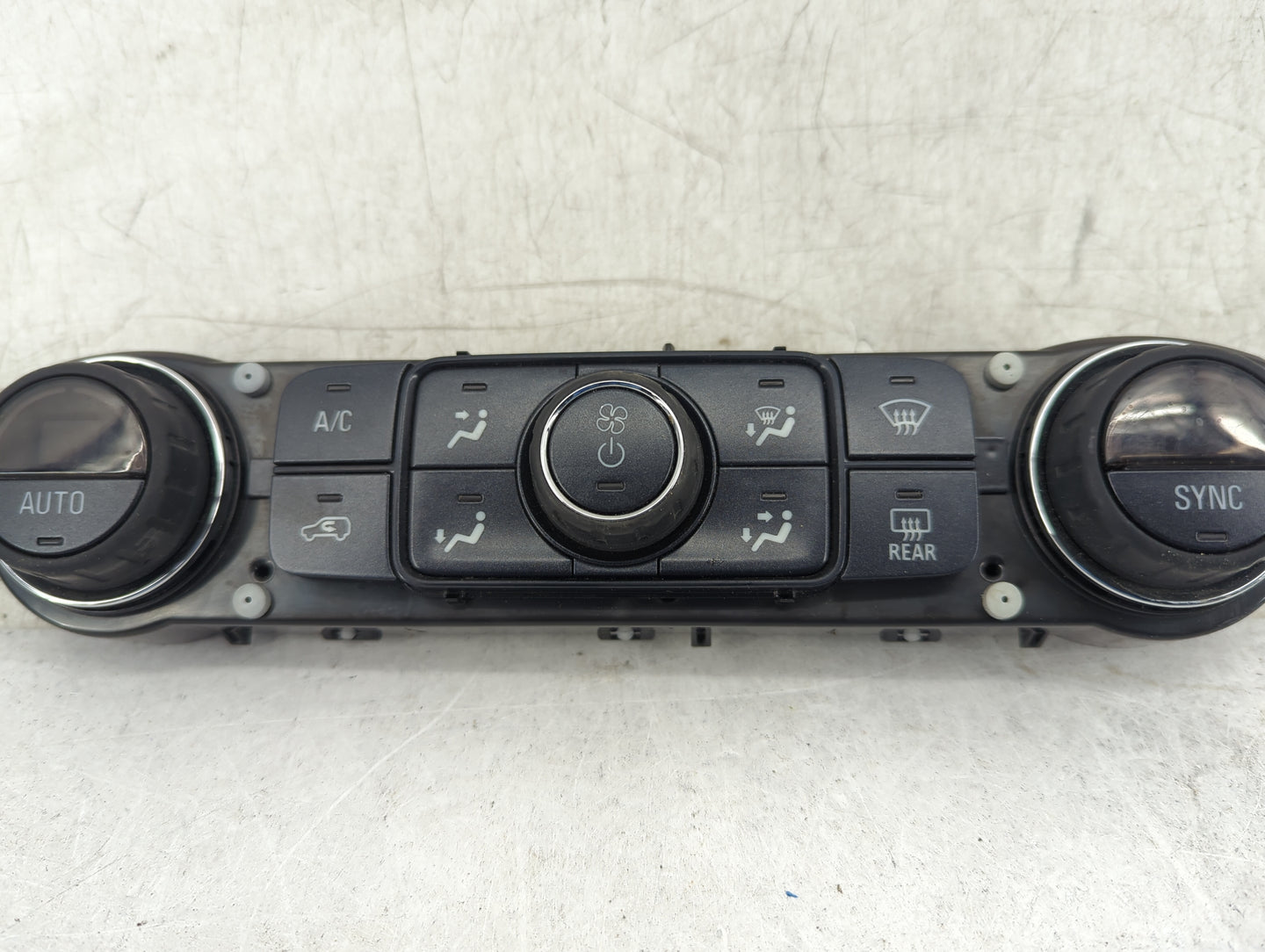 2014-2019 Chevrolet Silverado 1500 Climate Control Module Temperature AC/Heater Replacement P/N:23486614 815372982 Fits OEM 