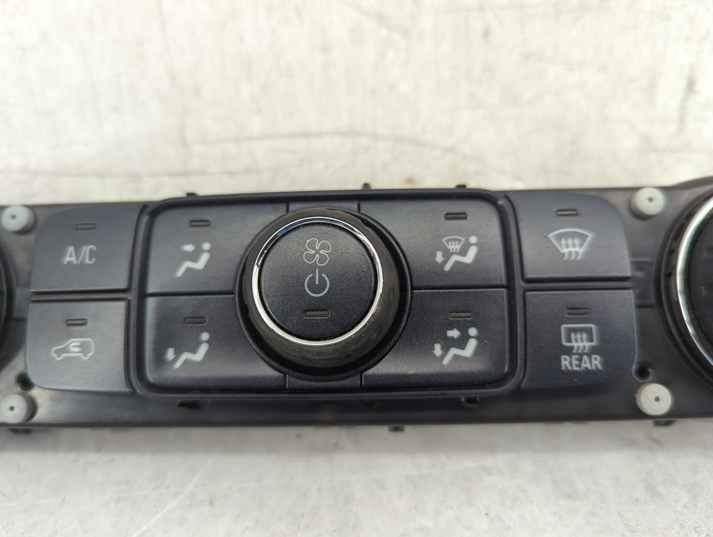 2014-2019 Chevrolet Silverado 1500 Climate Control Module Temperature AC/Heater Replacement P/N:23486614 815372982 Fits OEM 
