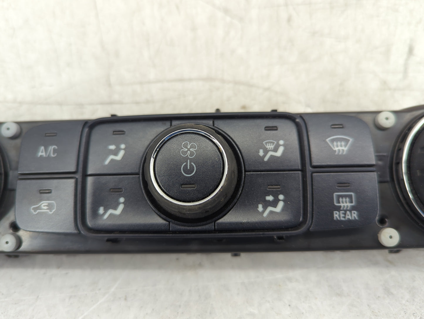 2014-2019 Chevrolet Silverado 1500 Climate Control Module Temperature AC/Heater Replacement P/N:23486614 815372982 Fits OEM 